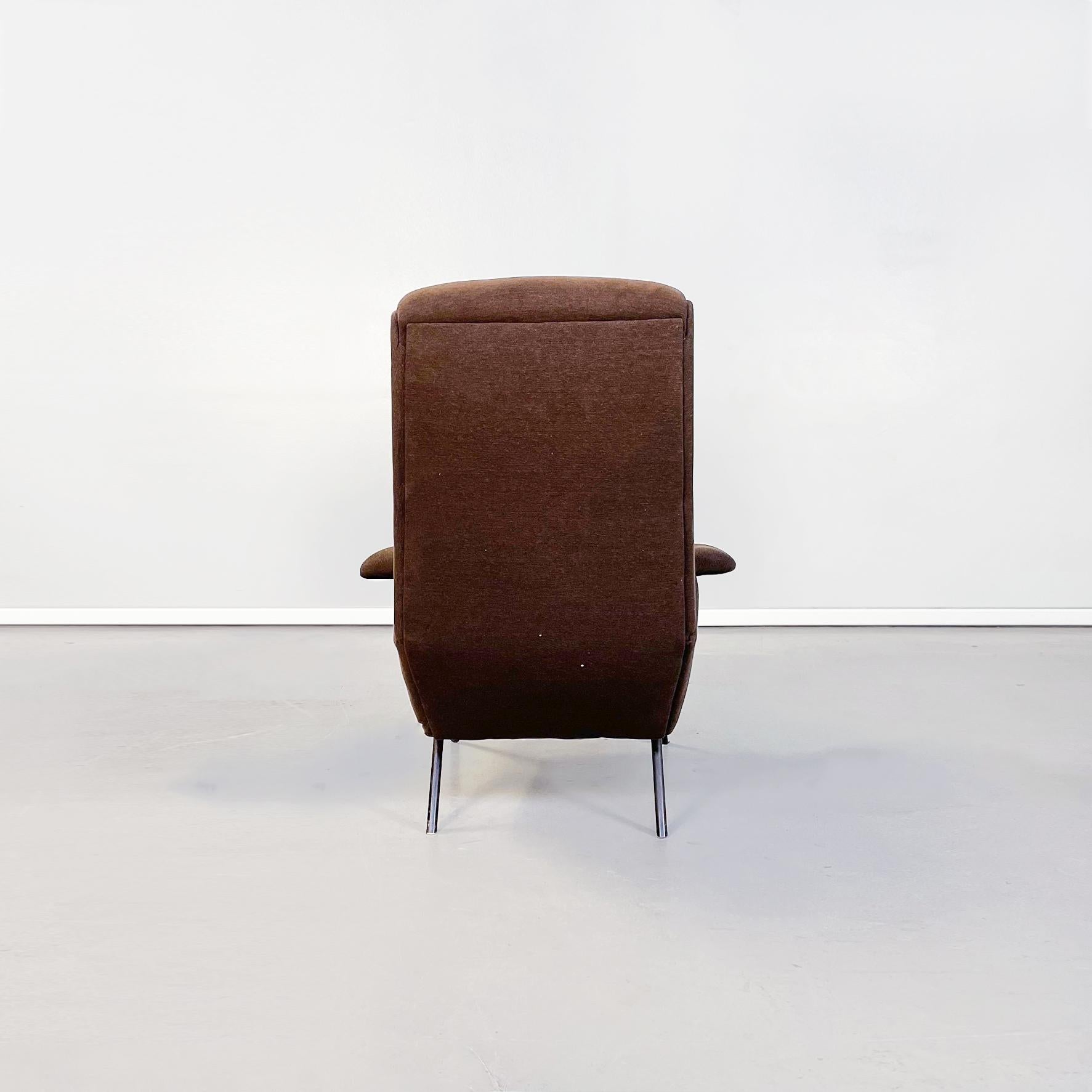 Italian Mid-Century Brown Armchair with Black Tubular Metal Legs, 1960s In Good Condition In MIlano, IT
