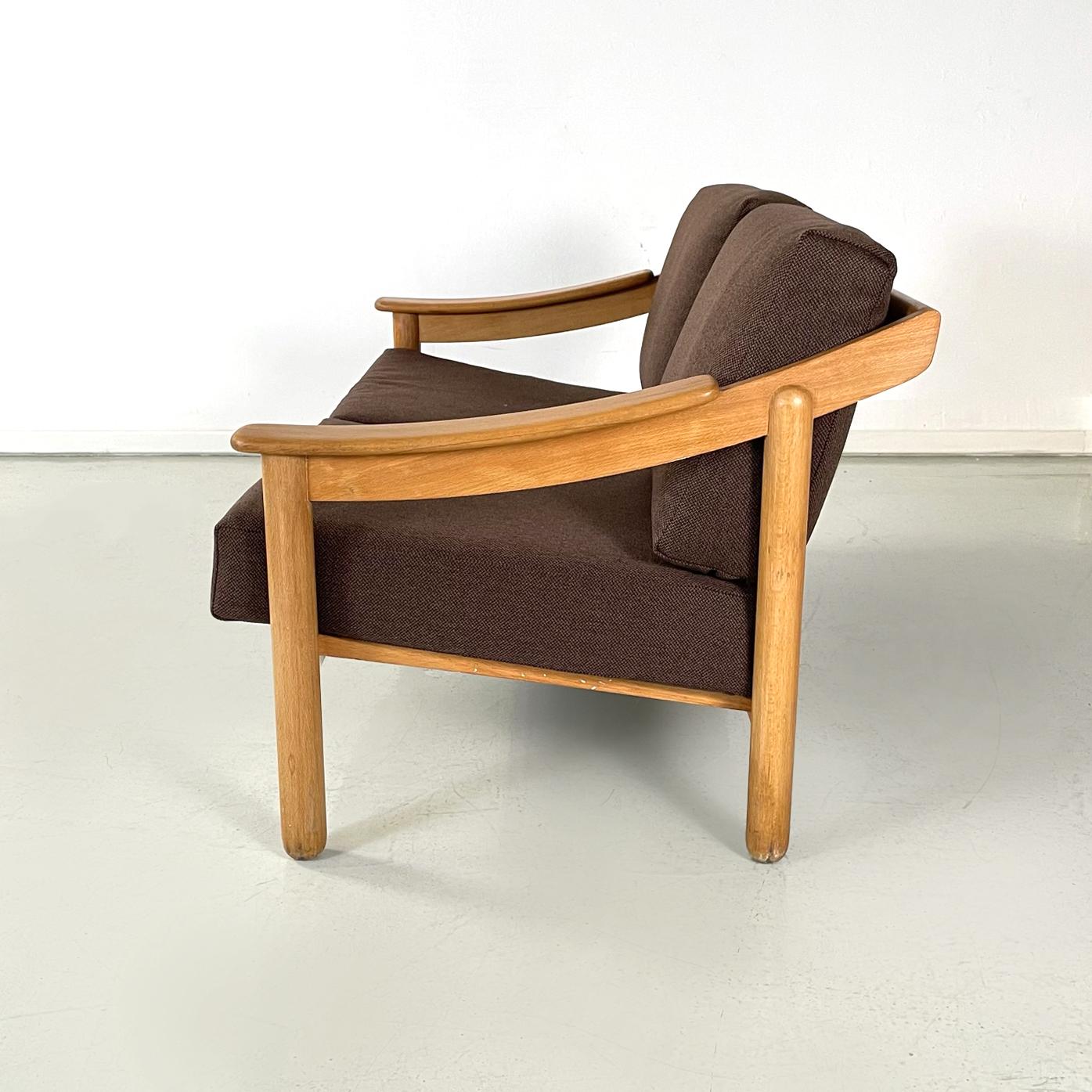 Italienische braune Sessel aus der Mitte des Jahrhunderts  Loden-Sofa von Magistretti für Cassina, 1960er Jahre im Zustand „Gut“ in MIlano, IT
