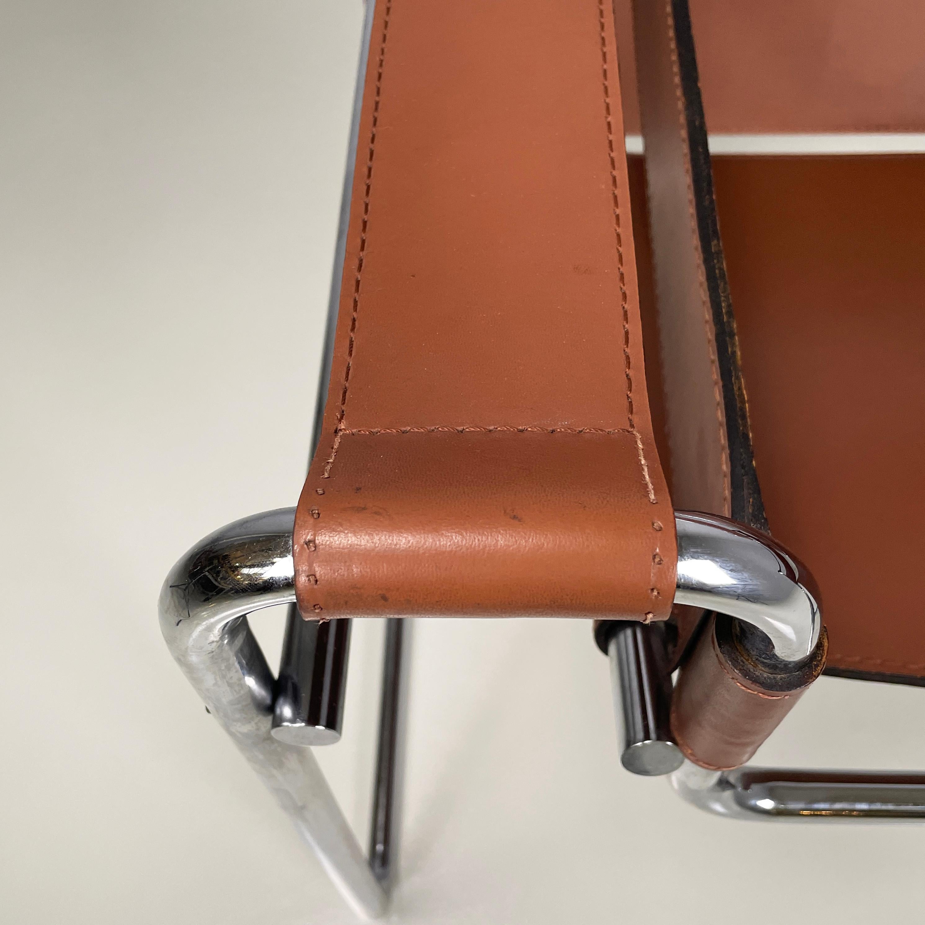 Italian mid-century Brown Armchairs Wassily by Marcel Breuer for Gavina, 1960s For Sale 6