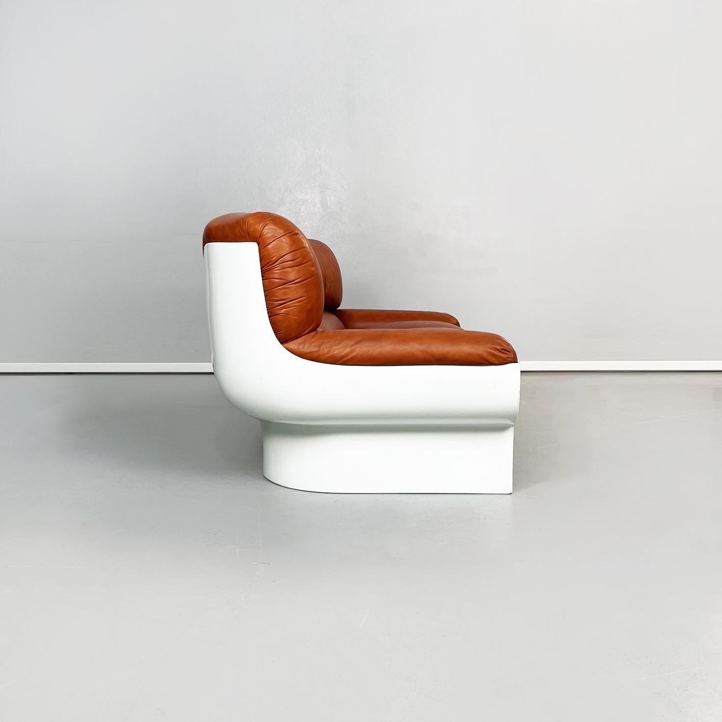 Mid-Century Modern Canapé italien du milieu du siècle en cuir Brown et plastique FLOU par Betti Habitat Ids, années 1970 en vente