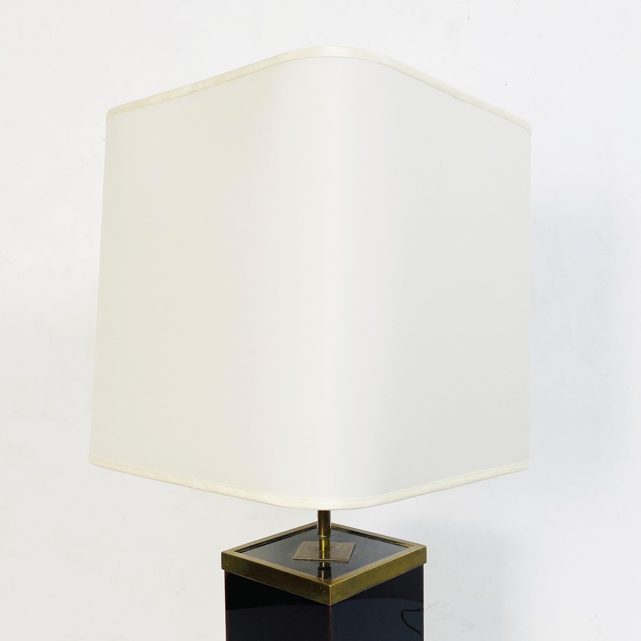 Mid-Century Modern Italian Mid-Century Brown Plexiglass, White Fabric and Brass Table Lamp, 1970s For Sale
