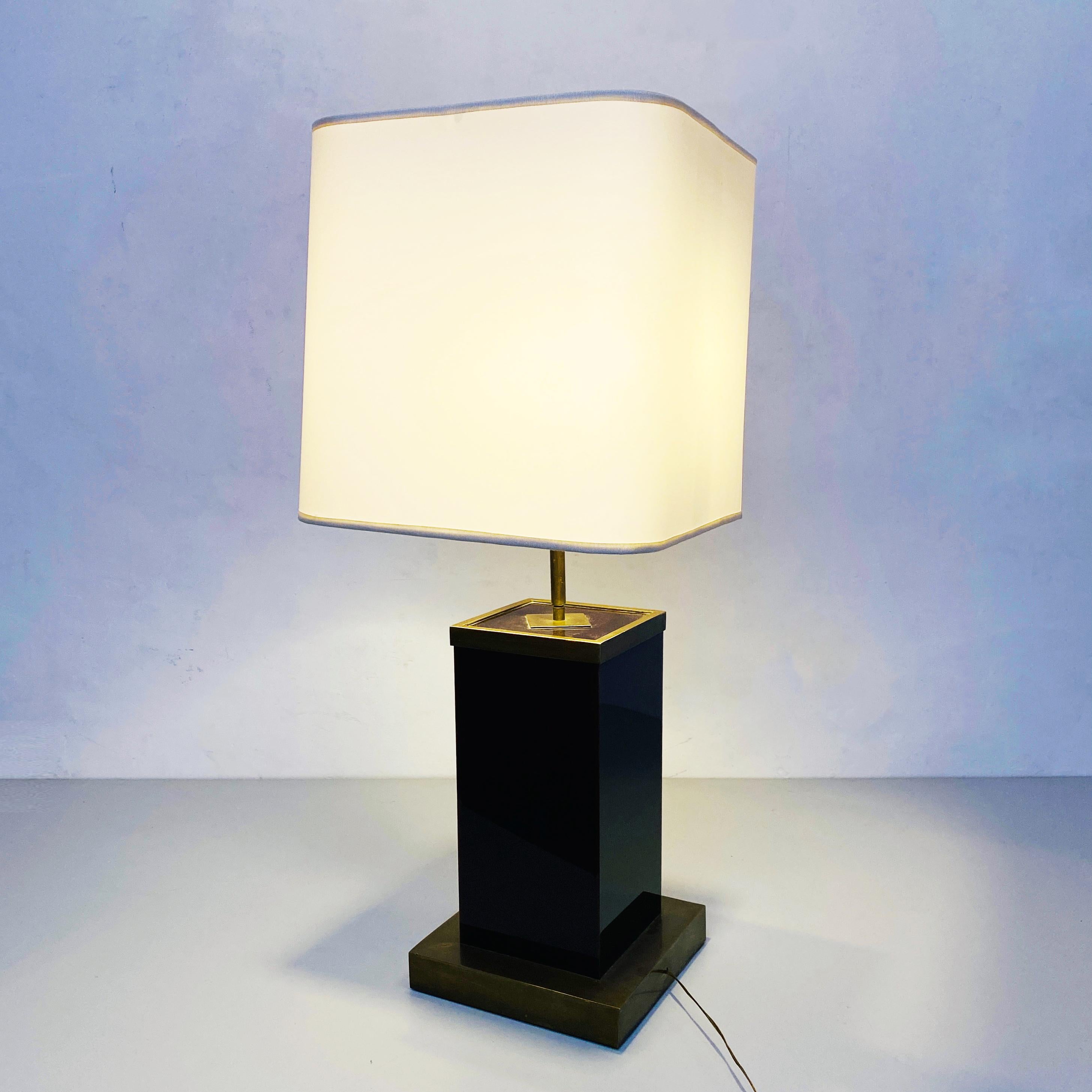 Italian Mid-Century Brown Plexiglass, White Fabric and Brass Table Lamp, 1970s For Sale 1
