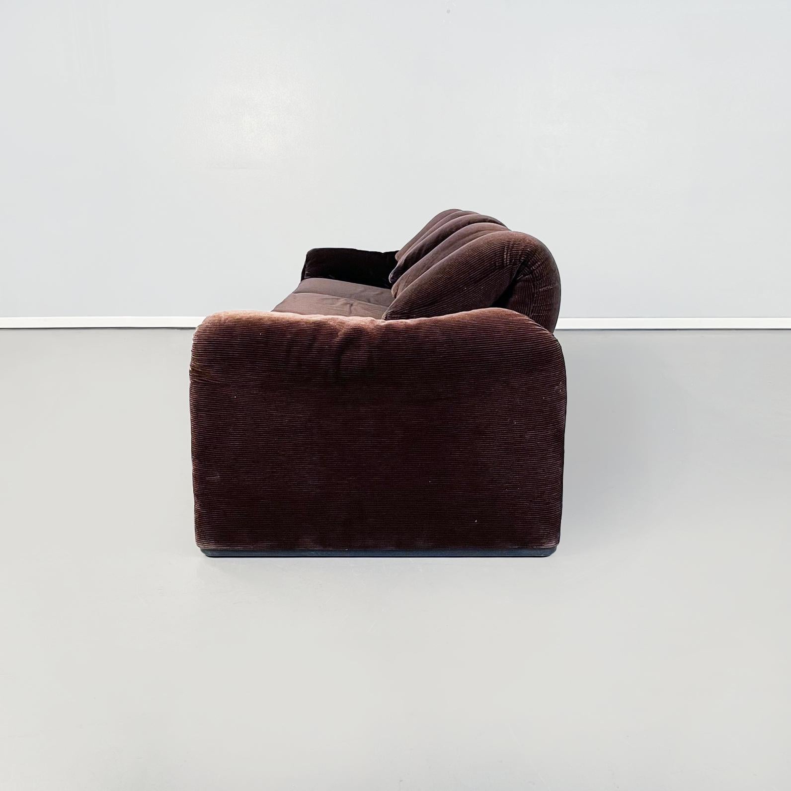 Mid-Century Modern Italian Mid-Century Brown Velvet Maralunga Sofa by Magistretti Cassina, 1970s