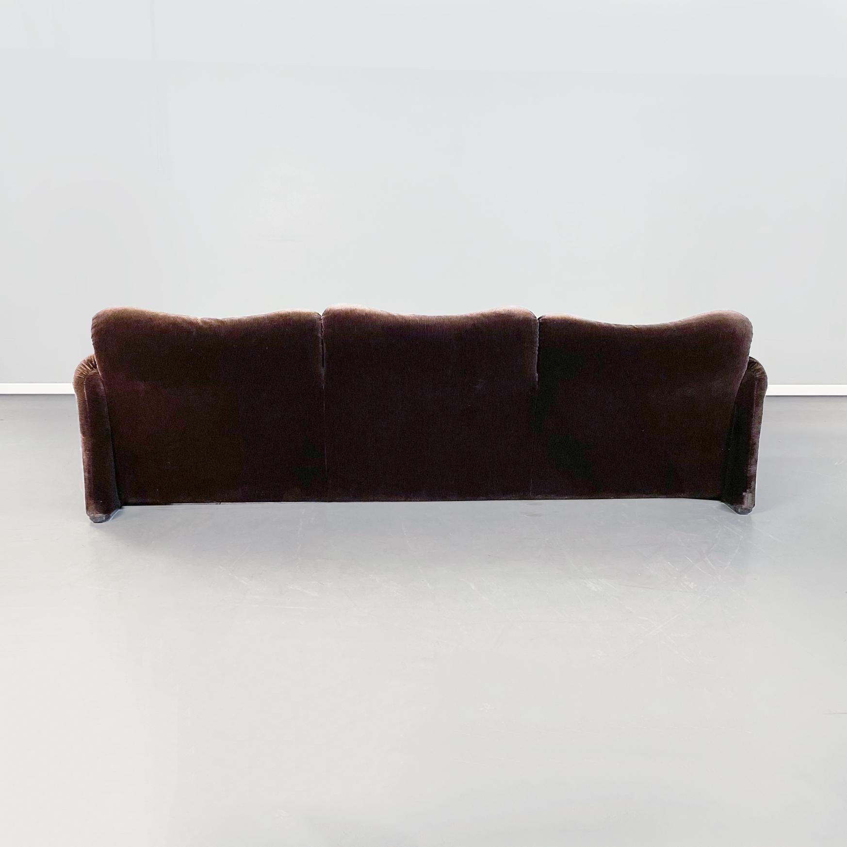 Italian Mid-Century Brown Velvet Maralunga Sofa by Magistretti Cassina, 1970s In Good Condition In MIlano, IT