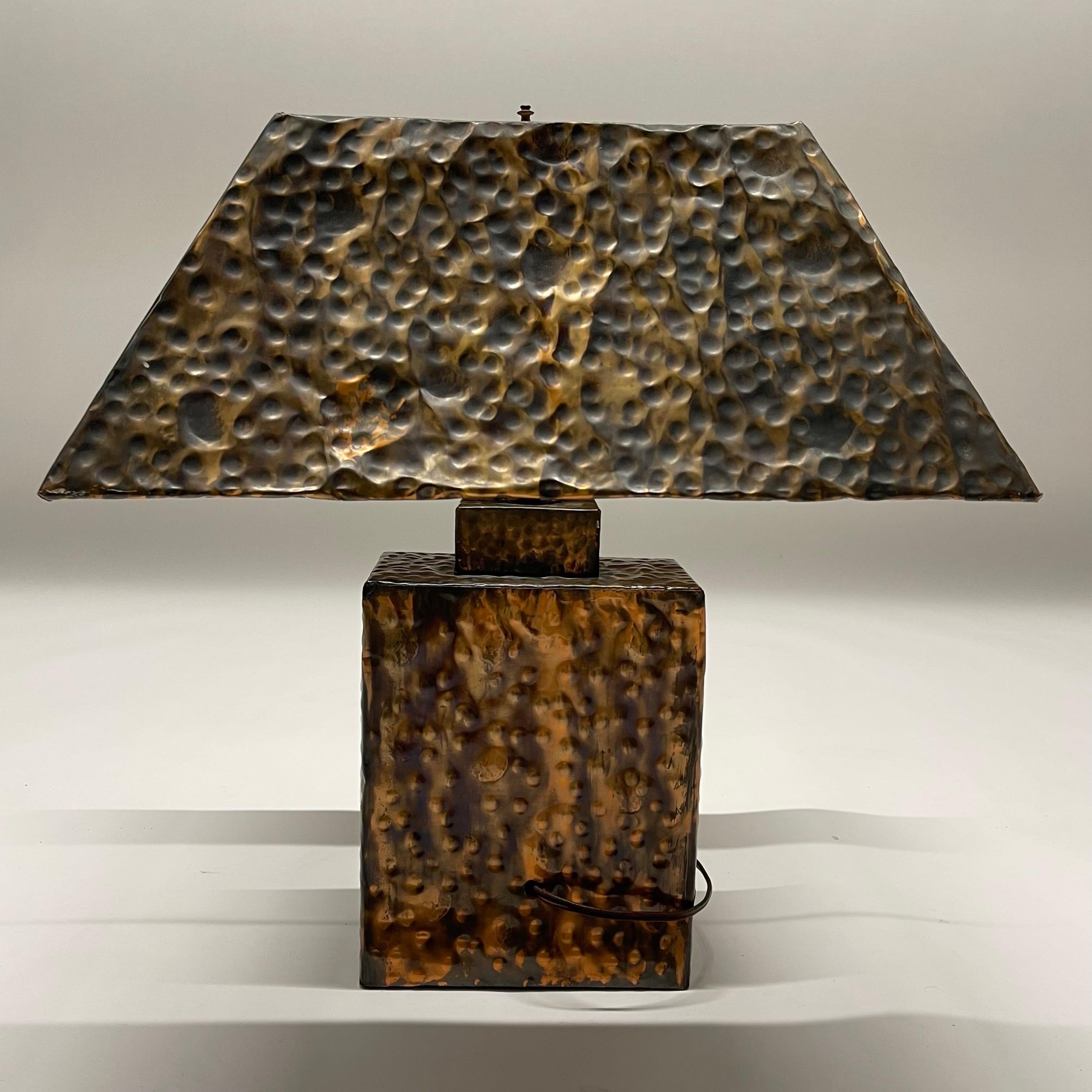 20th Century Italian Mid-Century Brutalist Hand Hammered Copper Lamp and Shade, Italy, 1970s For Sale