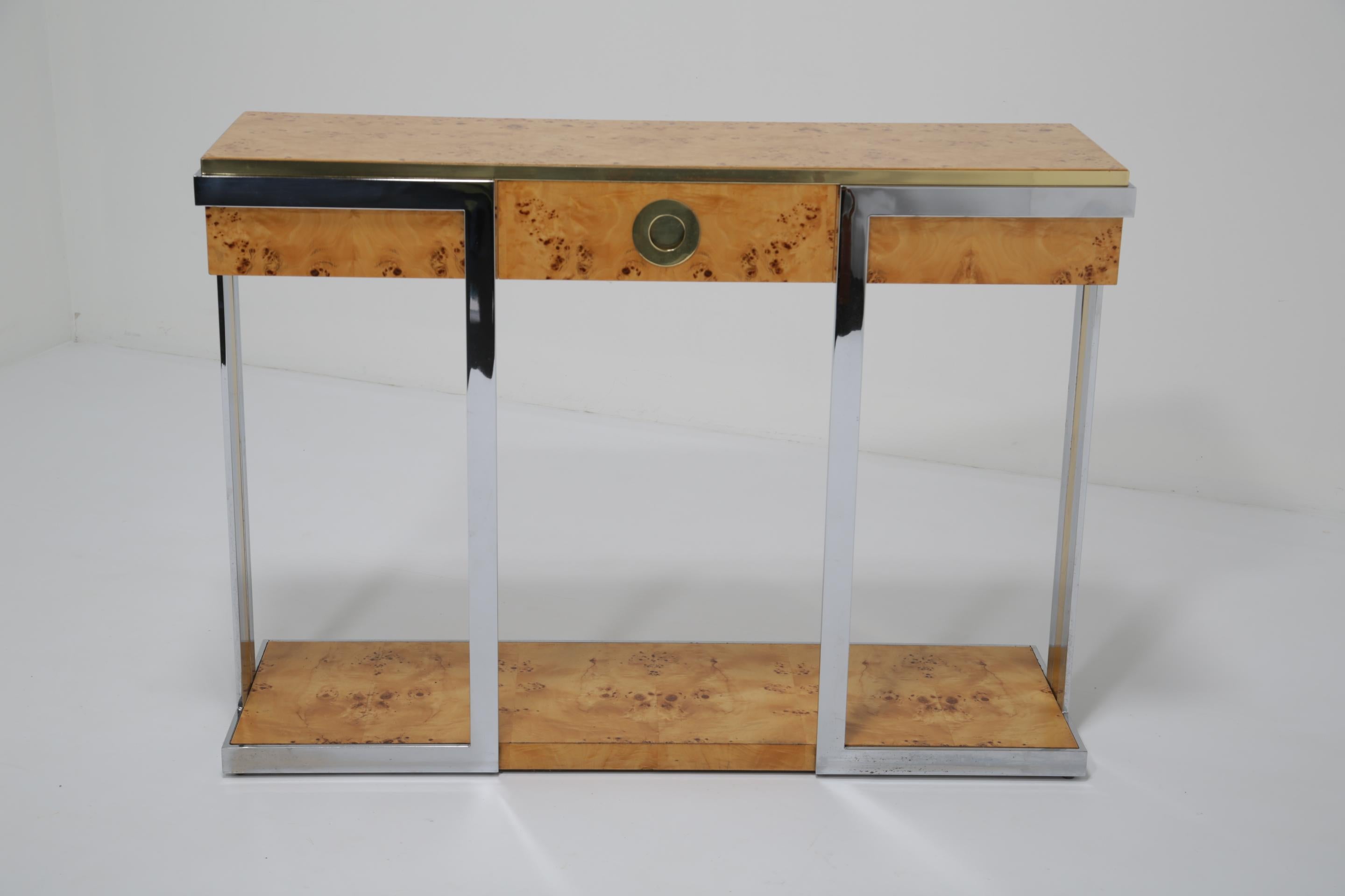 Mid-Century moderno Tavolo consolle italiano di metà secolo in radica, cromo e ottone di Mario Sabot, anni '70 in vendita