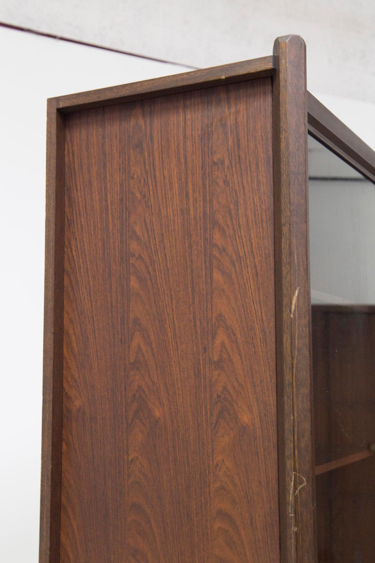 Italian Mid-Century Cabinet in Wood and Glass 2