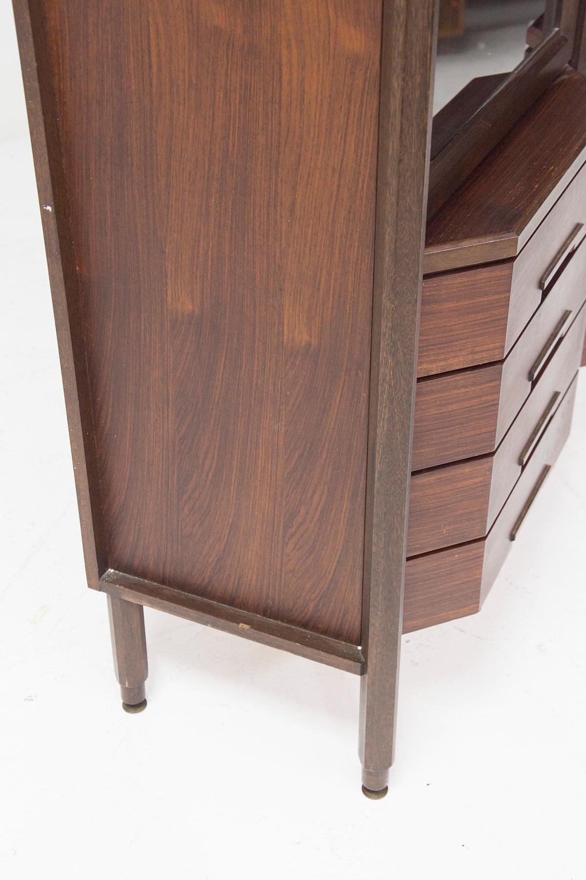Italian Mid-Century Cabinet in Wood and Glass 4