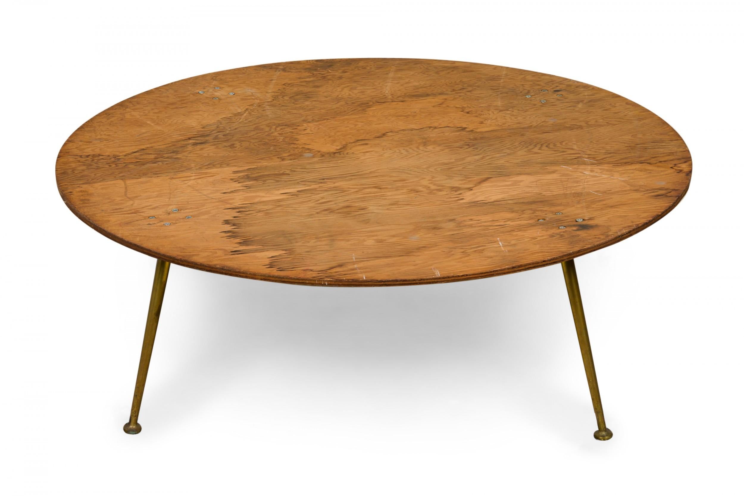 Mid-Century Modern Italian Mid-Century Carrera Marble Round Coffee / Cocktail Table For Sale