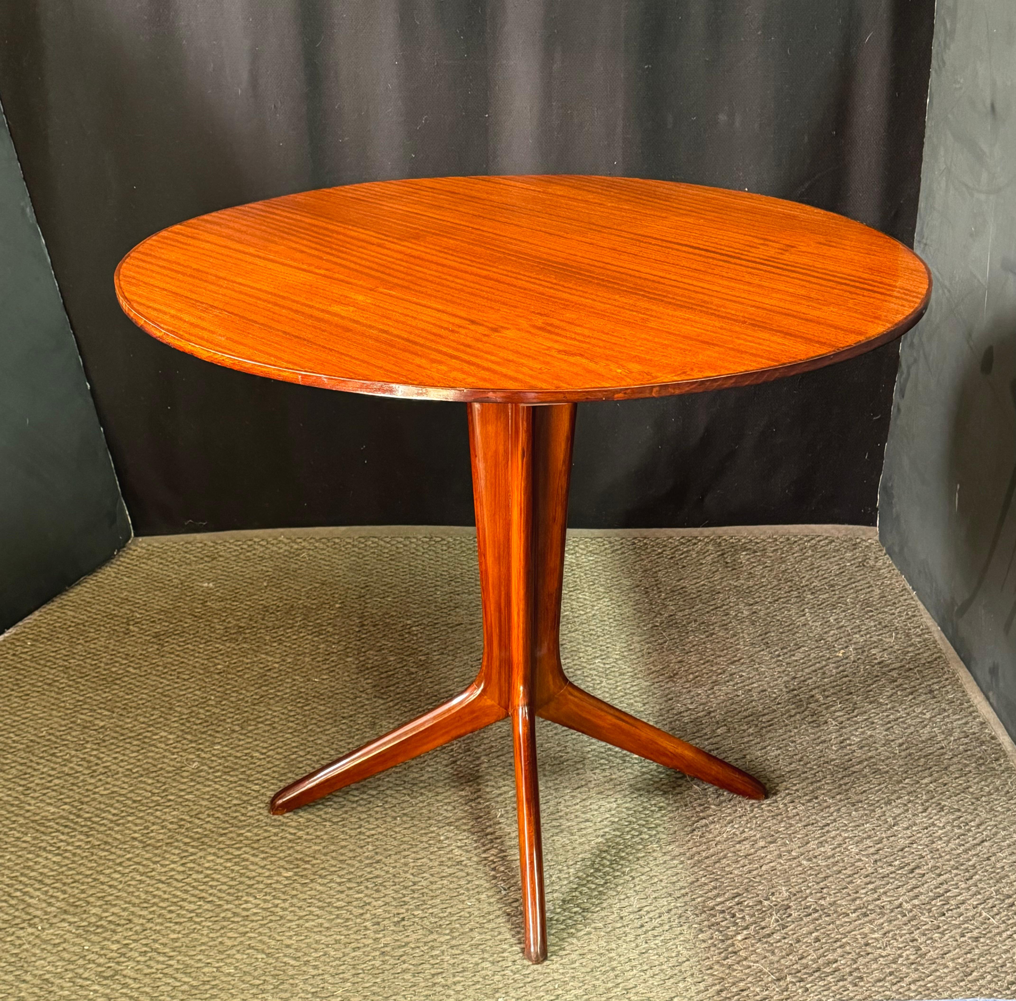 Italian Mid-Century Center Table by Ico and Louisa Parisi In Good Condition For Sale In Atlanta, GA