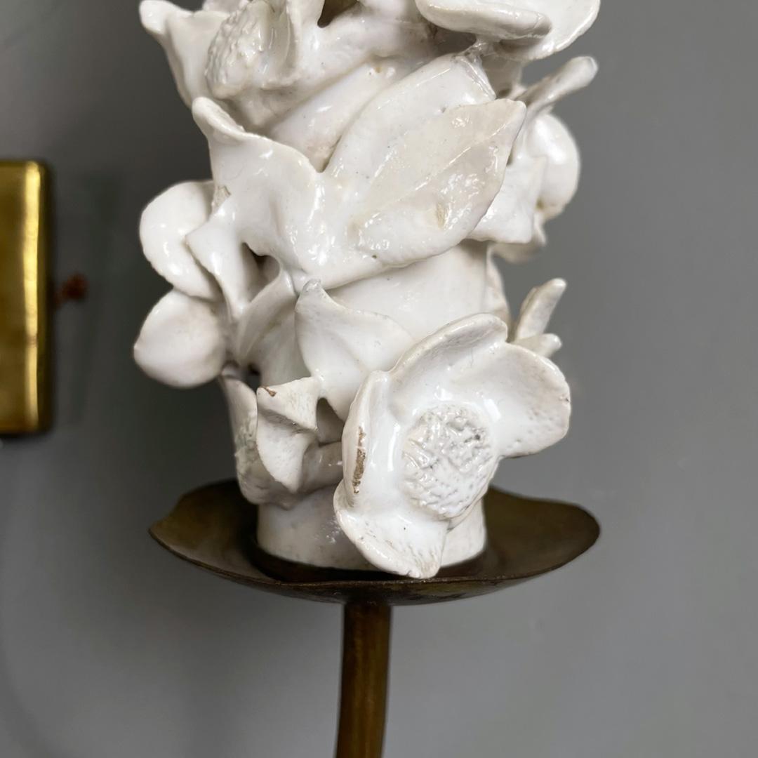 Applique de fleurs en céramique et de bras en laiton du milieu du siècle dernier par Luigi Zortea, 1949 en vente 2