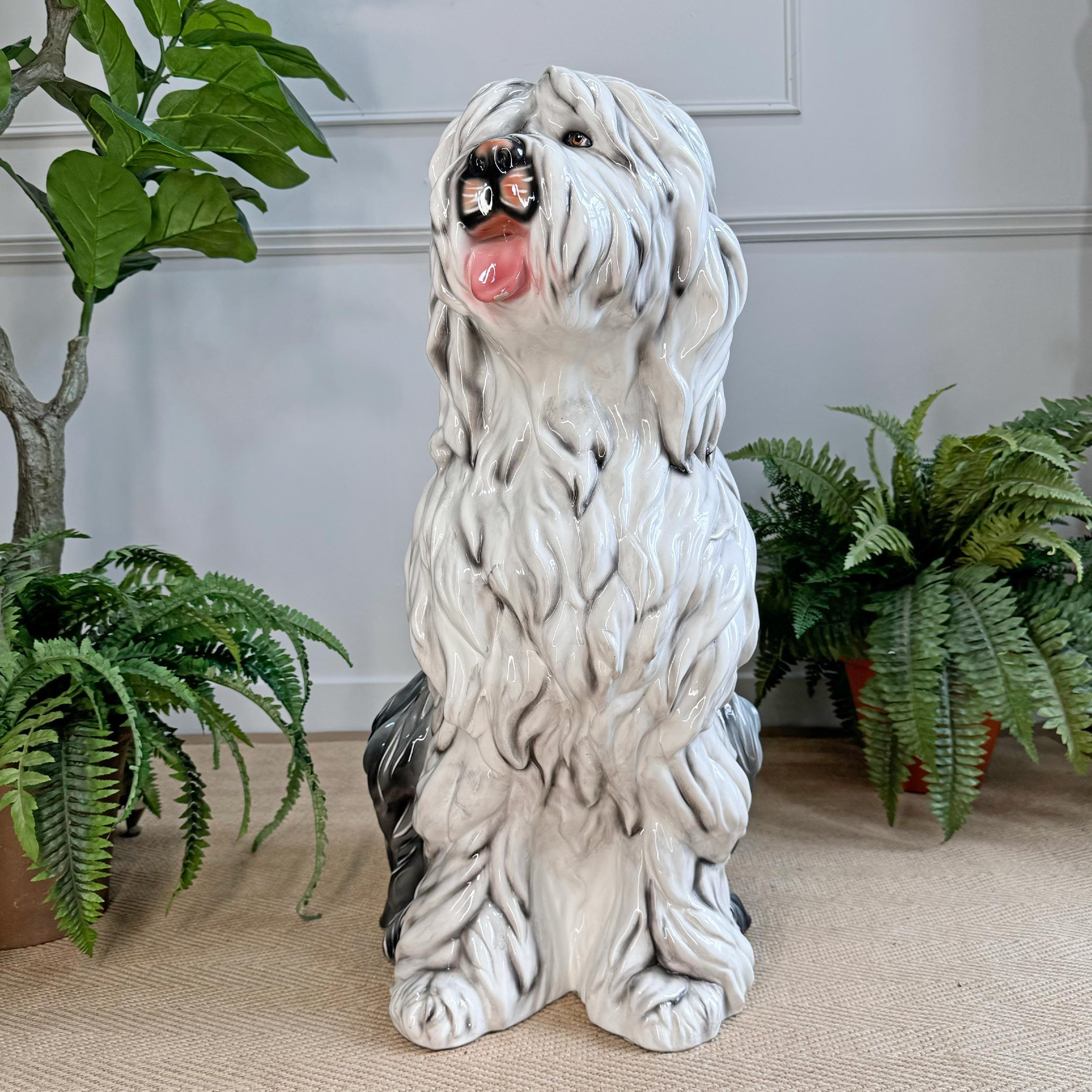 Peint à la main Old English Sheepdog italien en céramique du milieu du siècle dernier