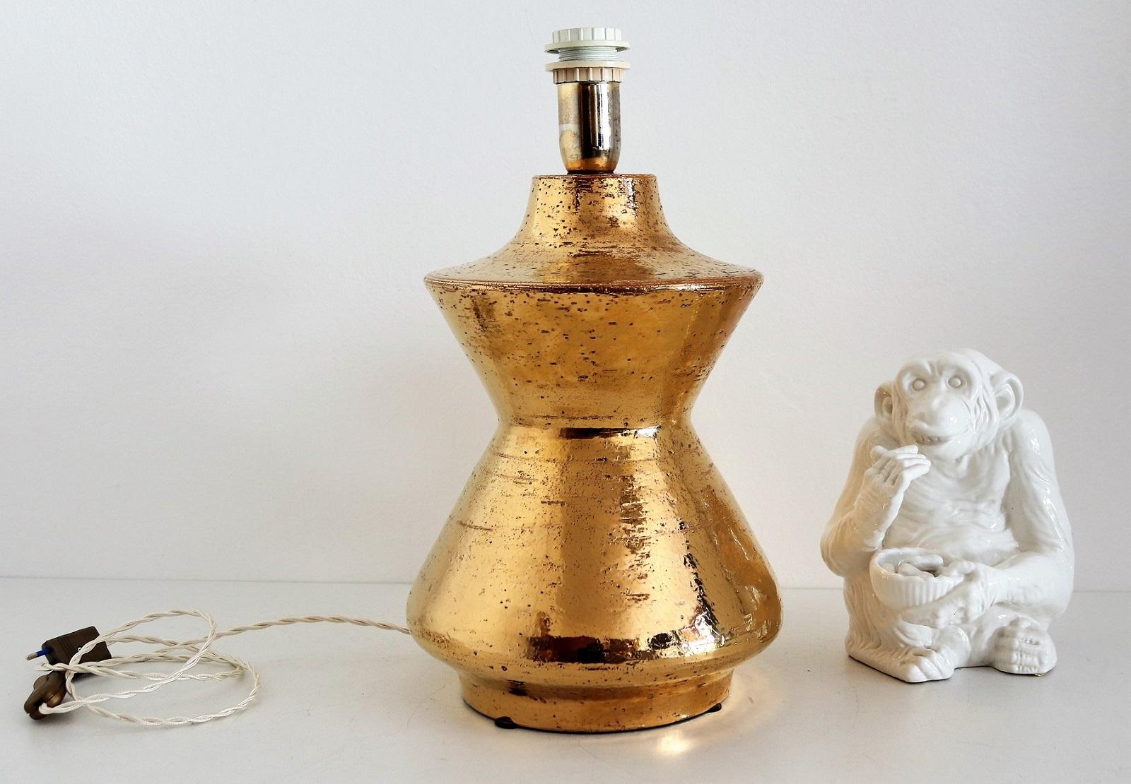 Italian Mid-Century Ceramic Table Lamp in Gold Metallic by Aldo Londi, 1960 For Sale 8