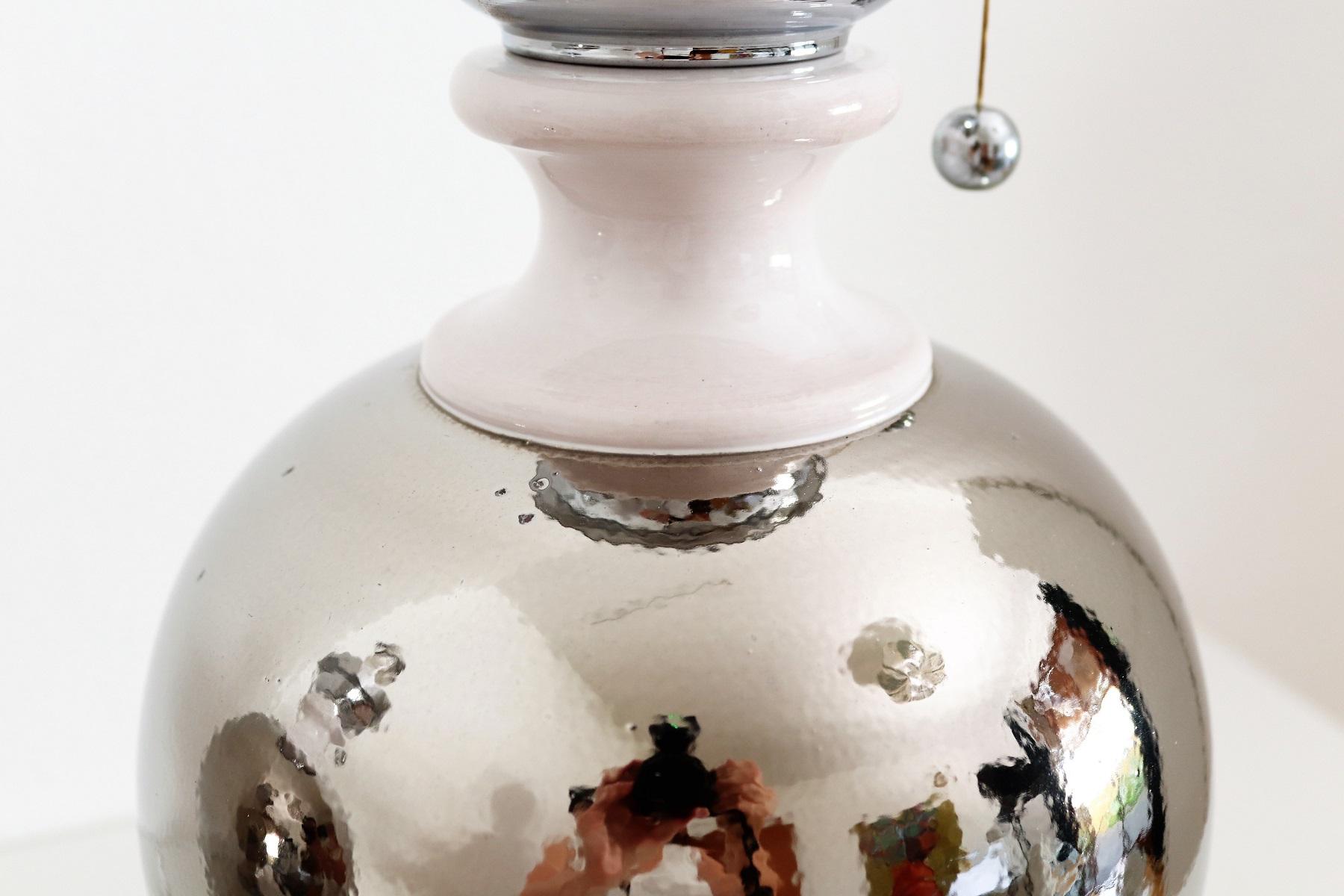 Métal Lampes de table italiennes du milieu du siècle dernier en céramique émaillée blanche argentée platine, 1970 en vente