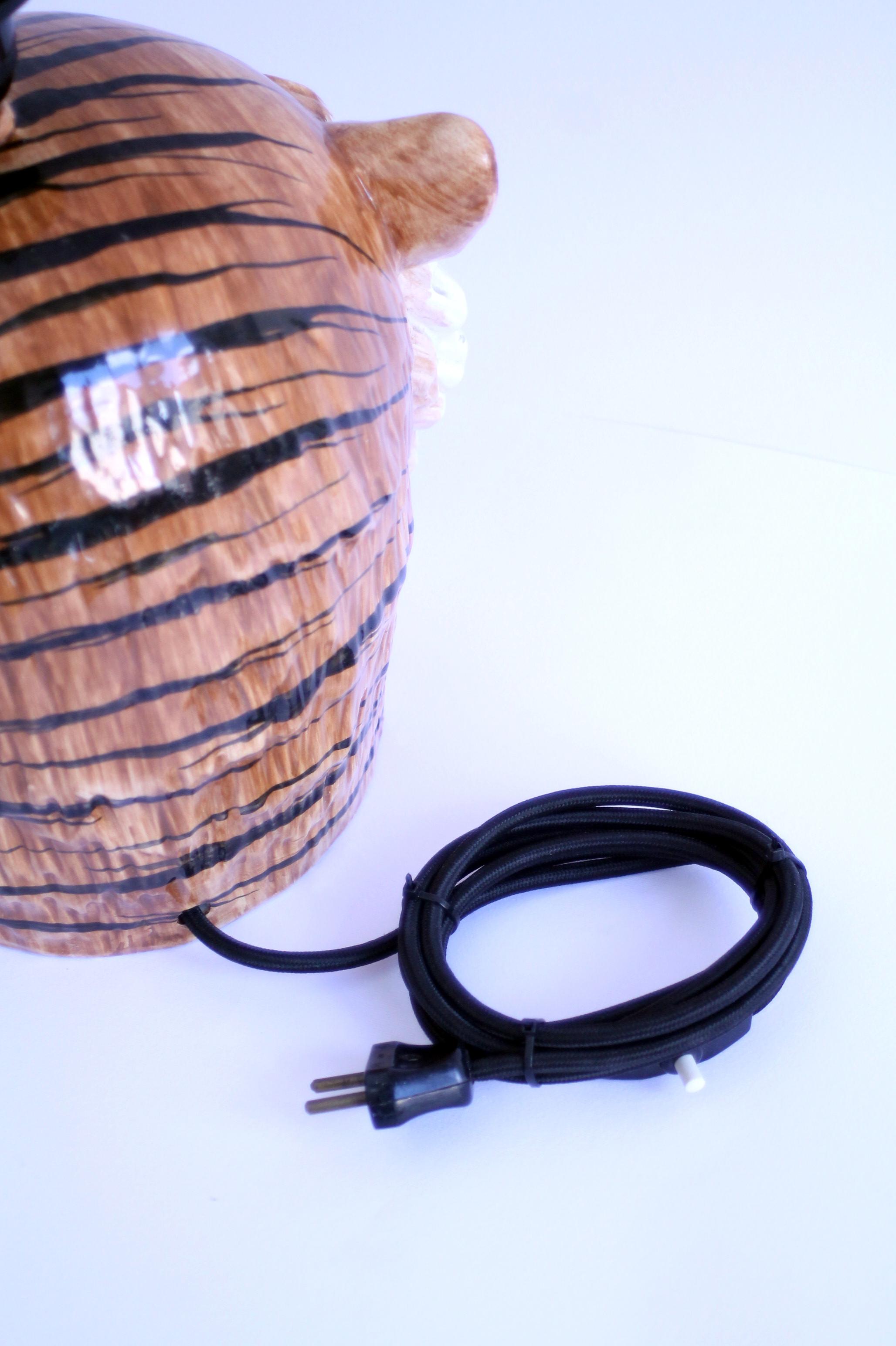 Italian mid-century ceramic tiger sculpture lampshade (32x26x31cm) Super rare! For Sale 11