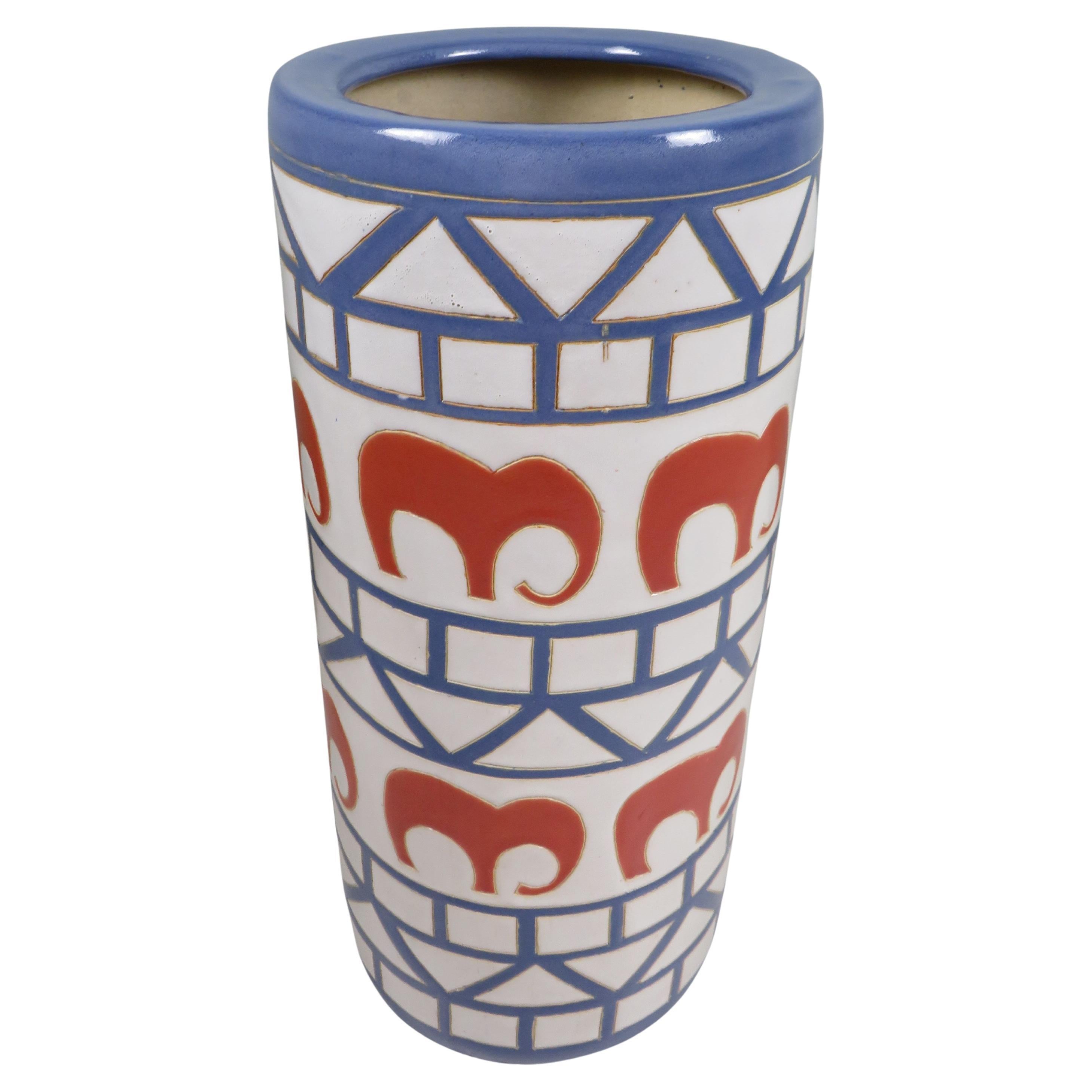 Porte-parapluies italien du milieu du siècle en céramique avec motif d
éléphant, vers 1965 en vente