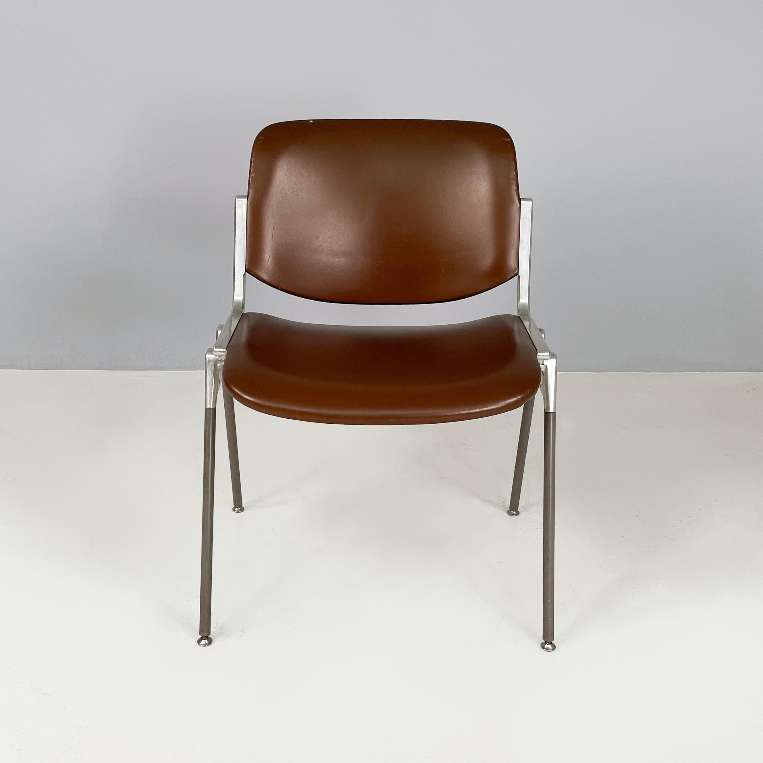 Italian mid-century modern Chair DSC by Giancarlo Piretti for Anonima Castelli, 1970s
Chair mod. DSC padded and covered in dark brown leather. The seat and backrest are rectangular with rounded corners. The sturdy structure is made of aluminum, with