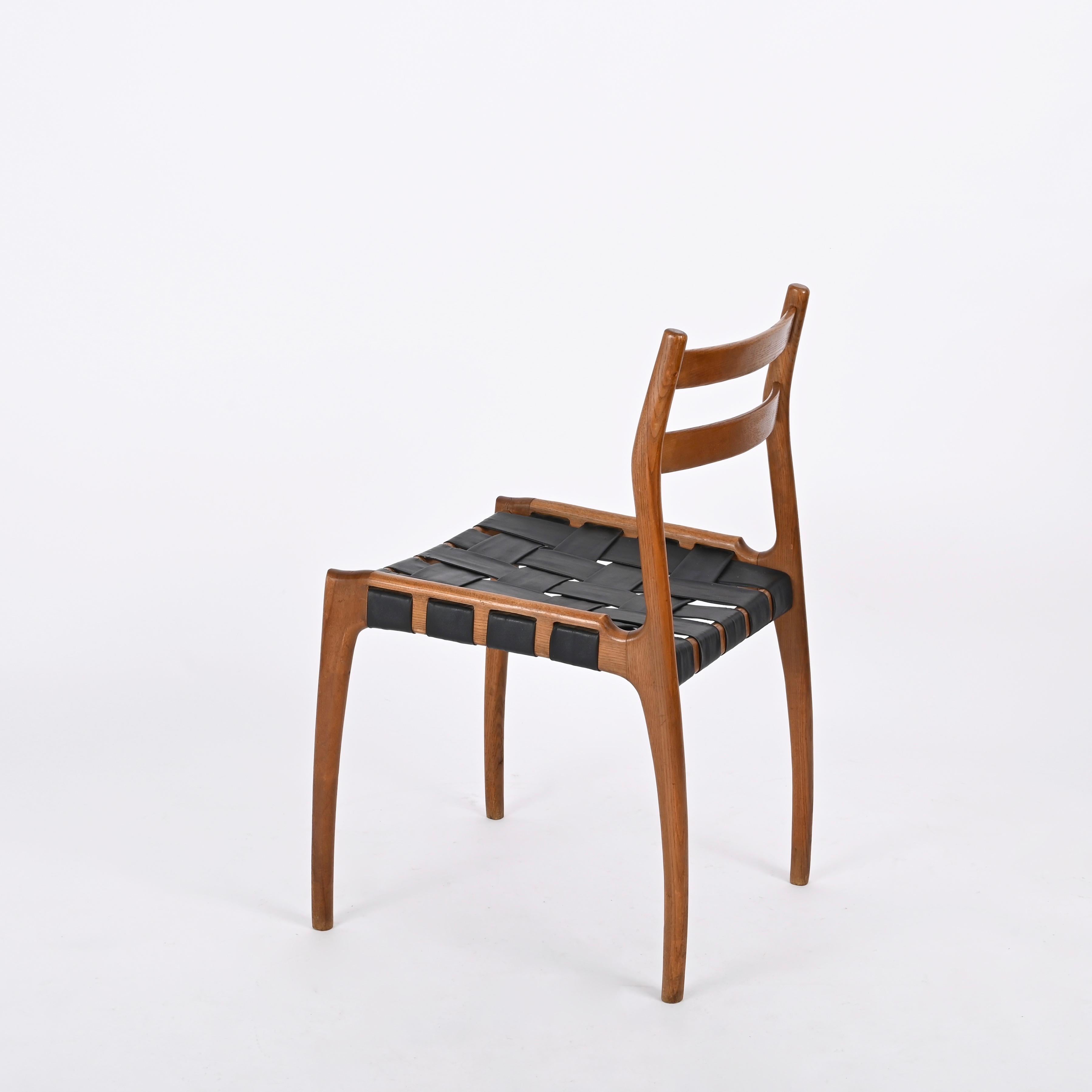 20th Century Italian Mid-Century Chair in Oak and Leather by Palange for Montina, 1960s For Sale