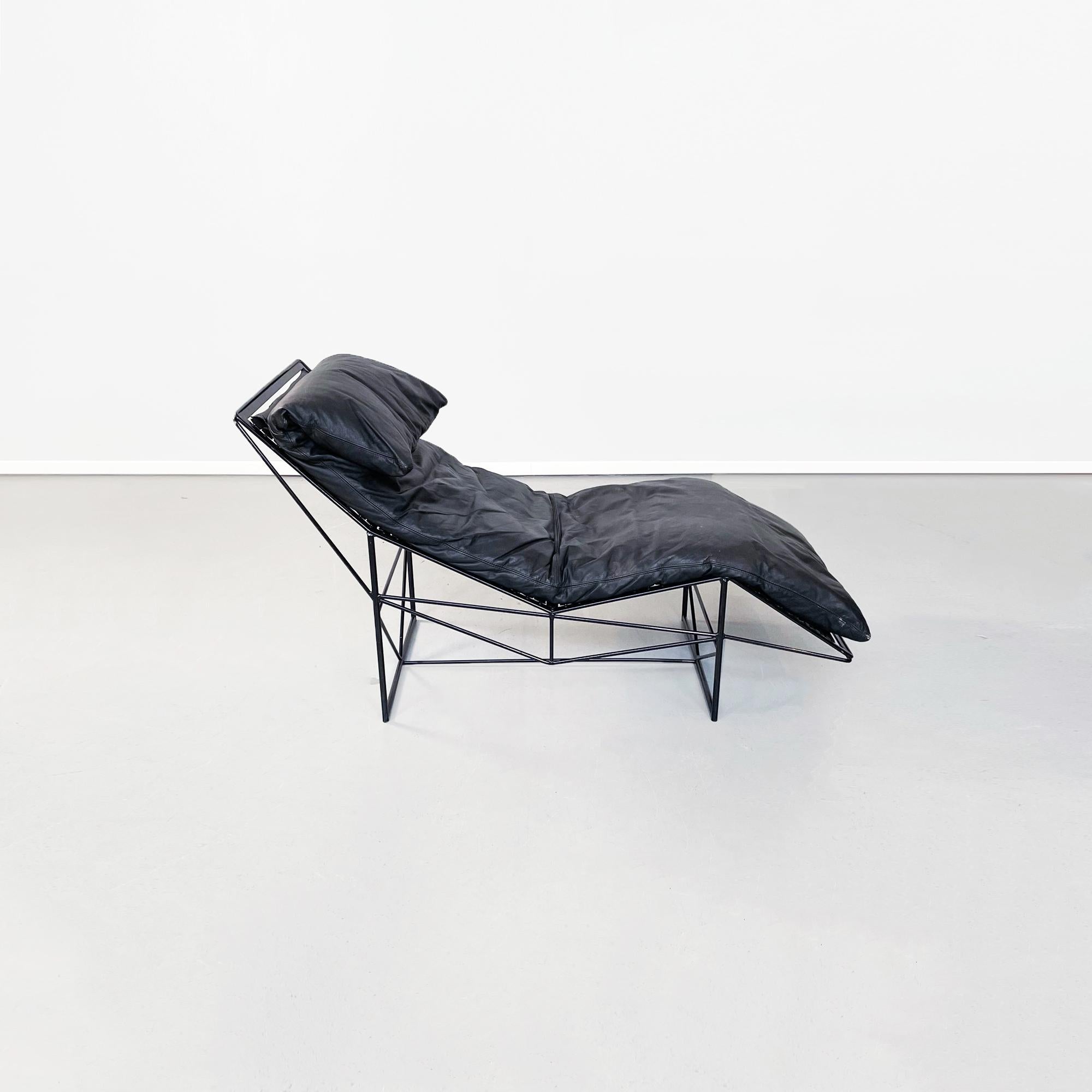Mid-Century Modern Italian Mid-Century Chaise Lounge by Paolo Passerini for Uvet Dimensione, 1980s For Sale