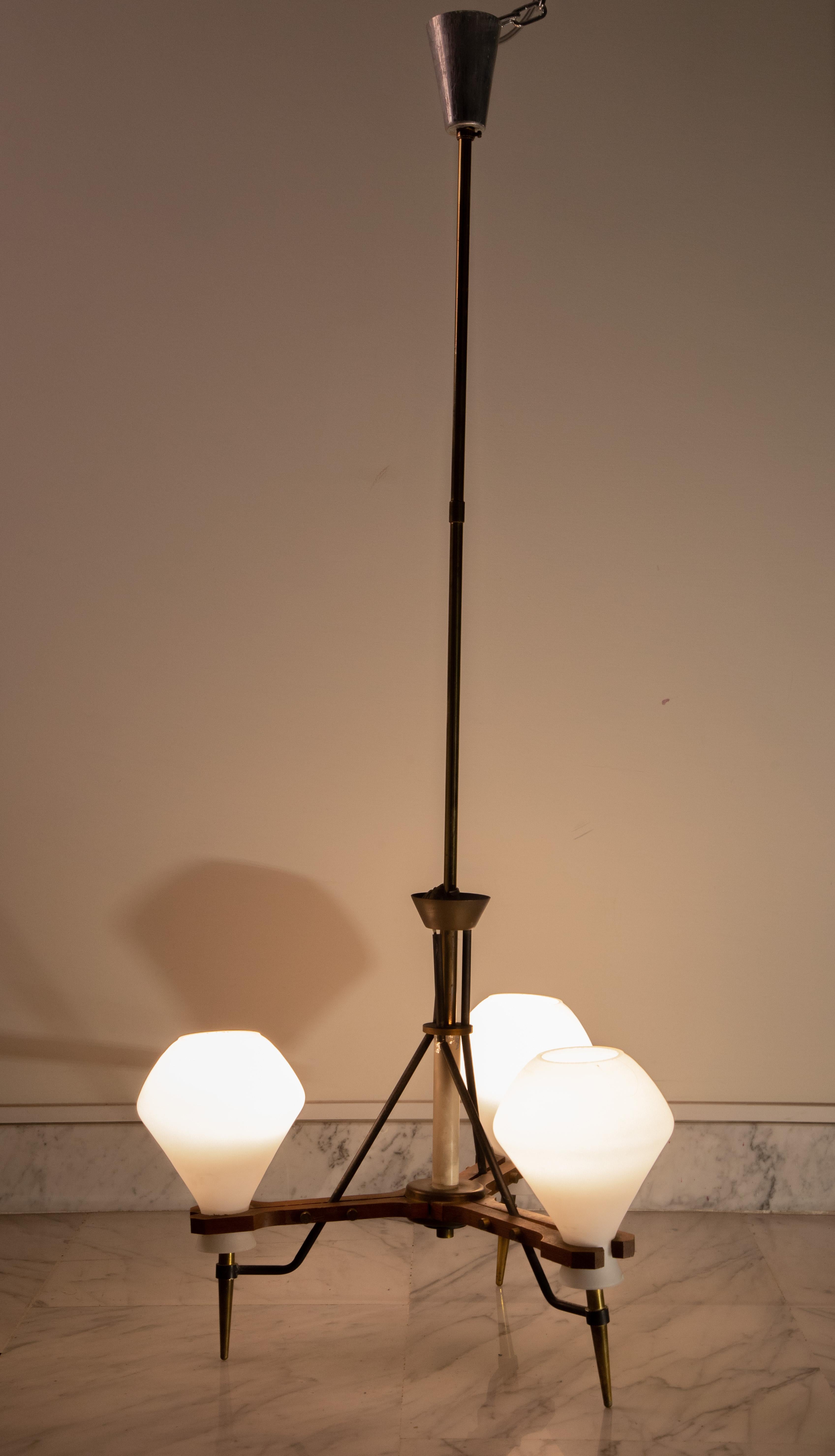 Italian Mid-Century Chandelier by Stilnovo, 1960s In Fair Condition For Sale In Roma, IT