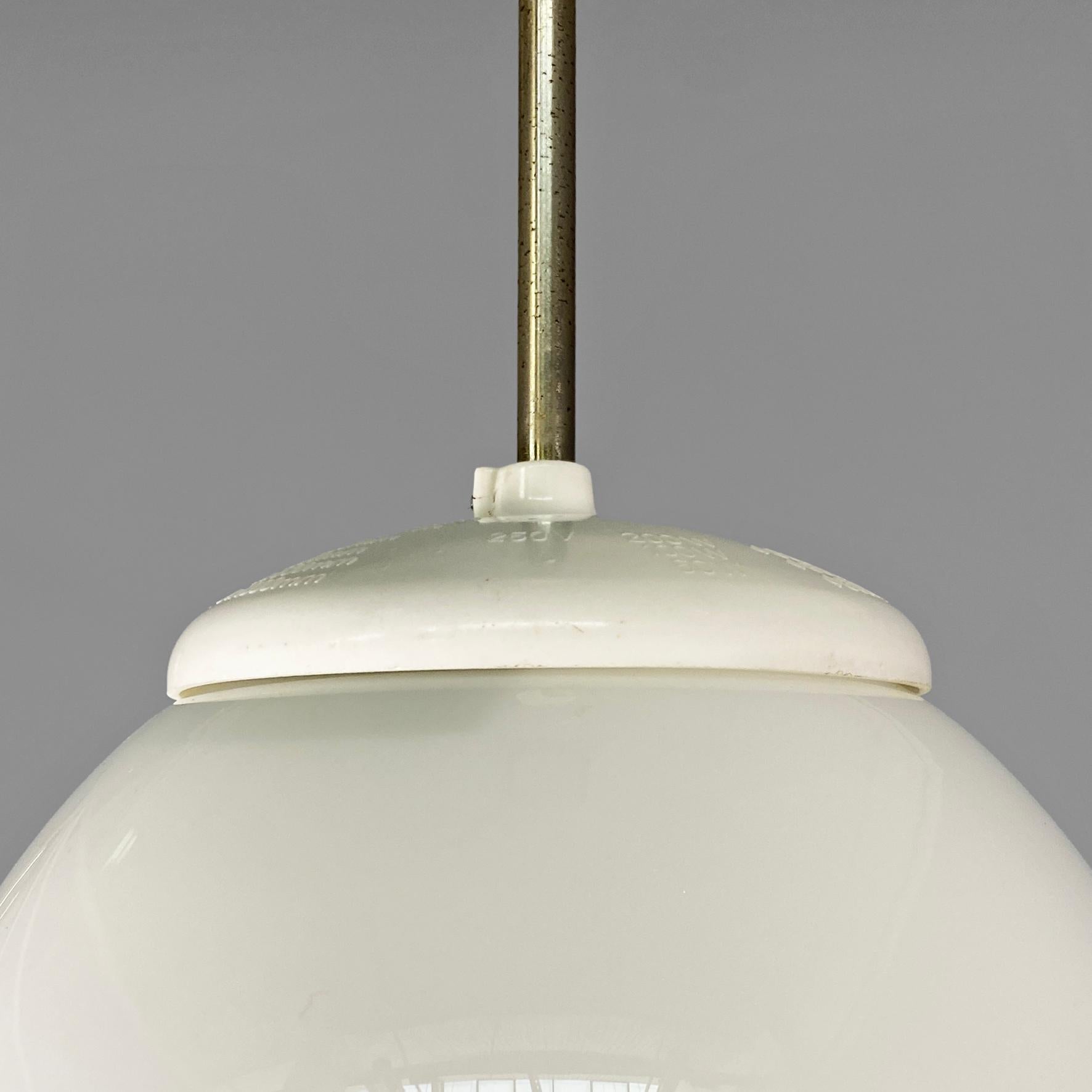 Italian mid-century chandelier in white opaline glass, 1970s en vente 3