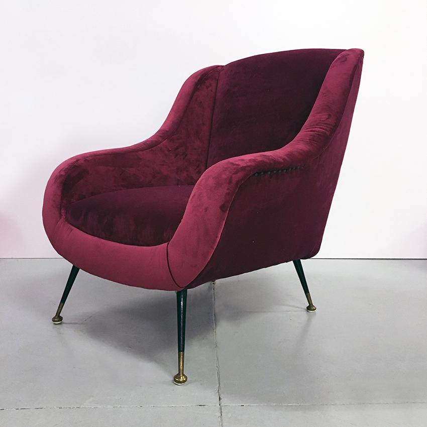 Italian Midcentury Cherry Red Velvet and Brass Armchairs, 1950s In Good Condition In MIlano, IT