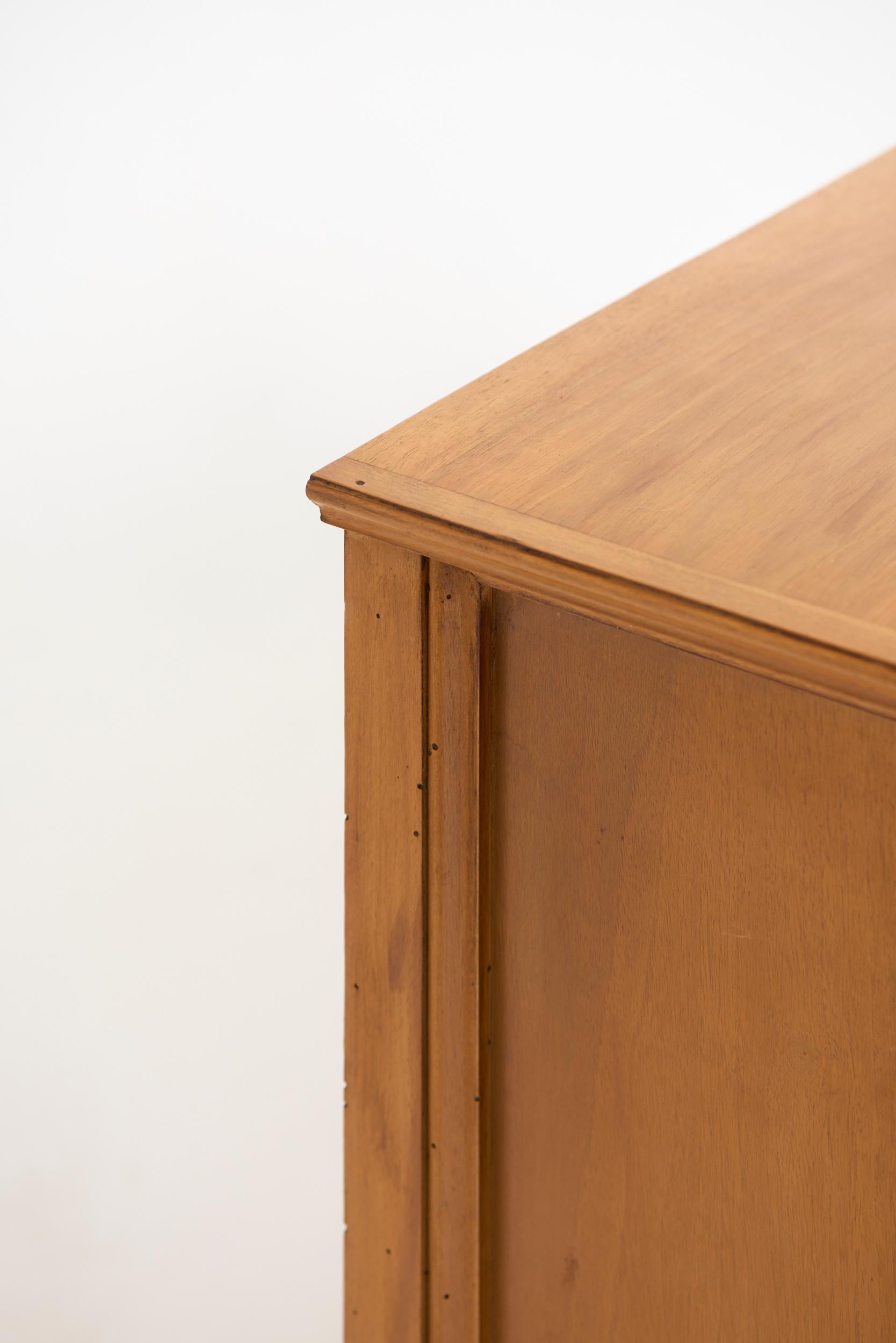 Italian Mid-Century Chest of Drawers For Sale 4