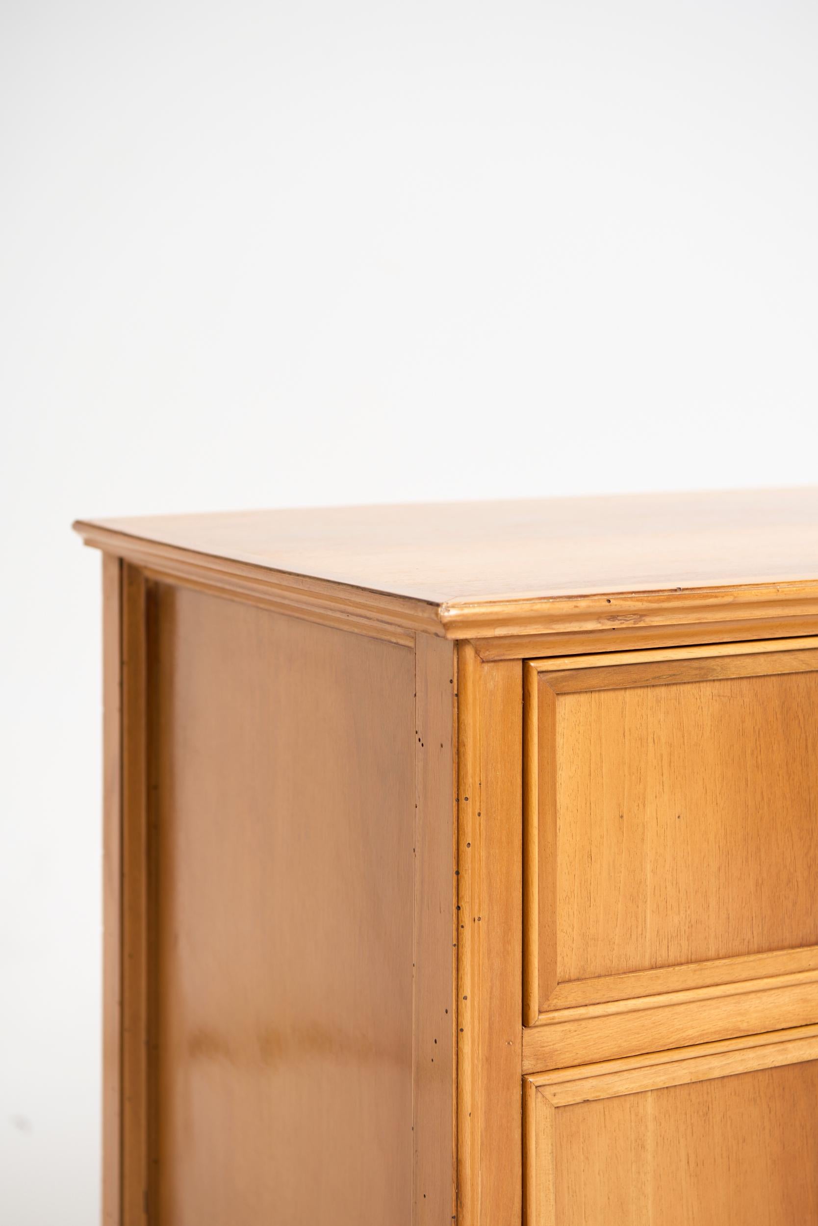 Italian Mid-Century Chest of Drawers For Sale 8