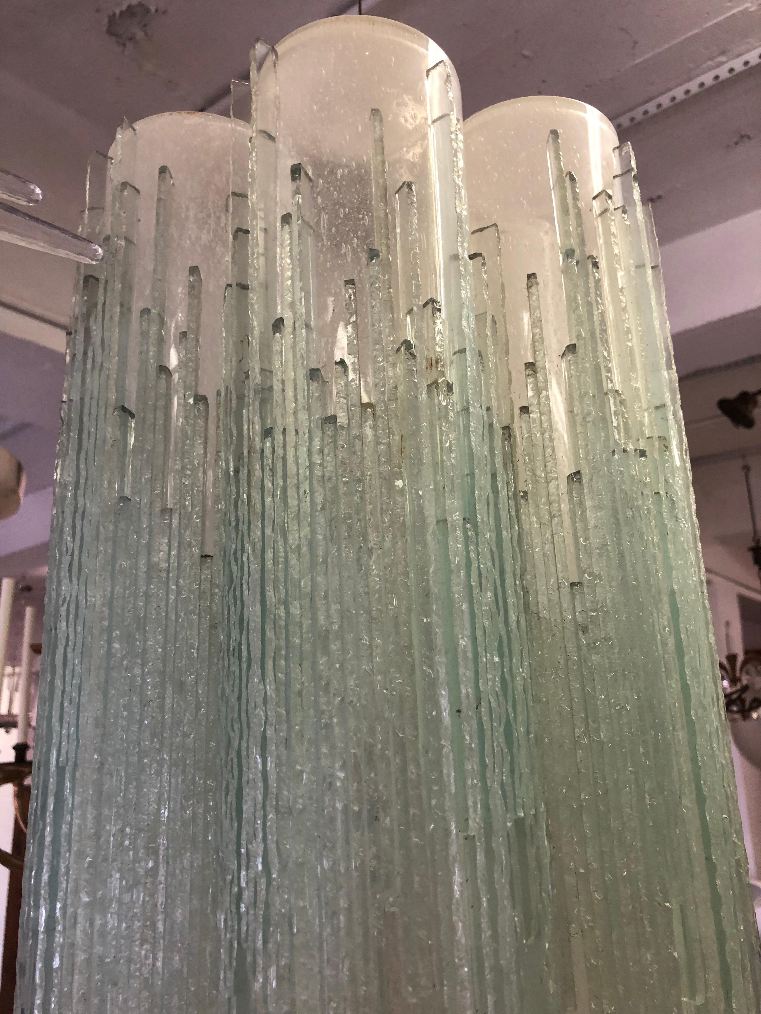 Midcentury Chiseled Murano Glass Chandelier Attributed to Max Ingrand & Venini In Good Condition For Sale In New York, NY