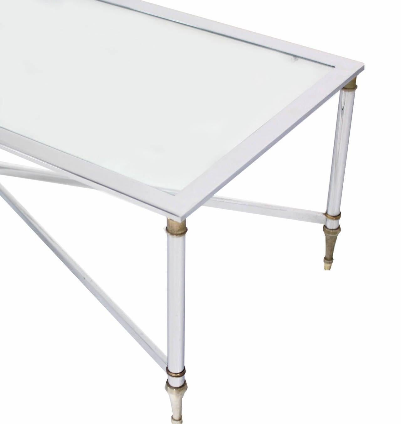Poli Table basse rectangulaire italienne du milieu du siècle dernier en laiton chromé, X base en verre en vente