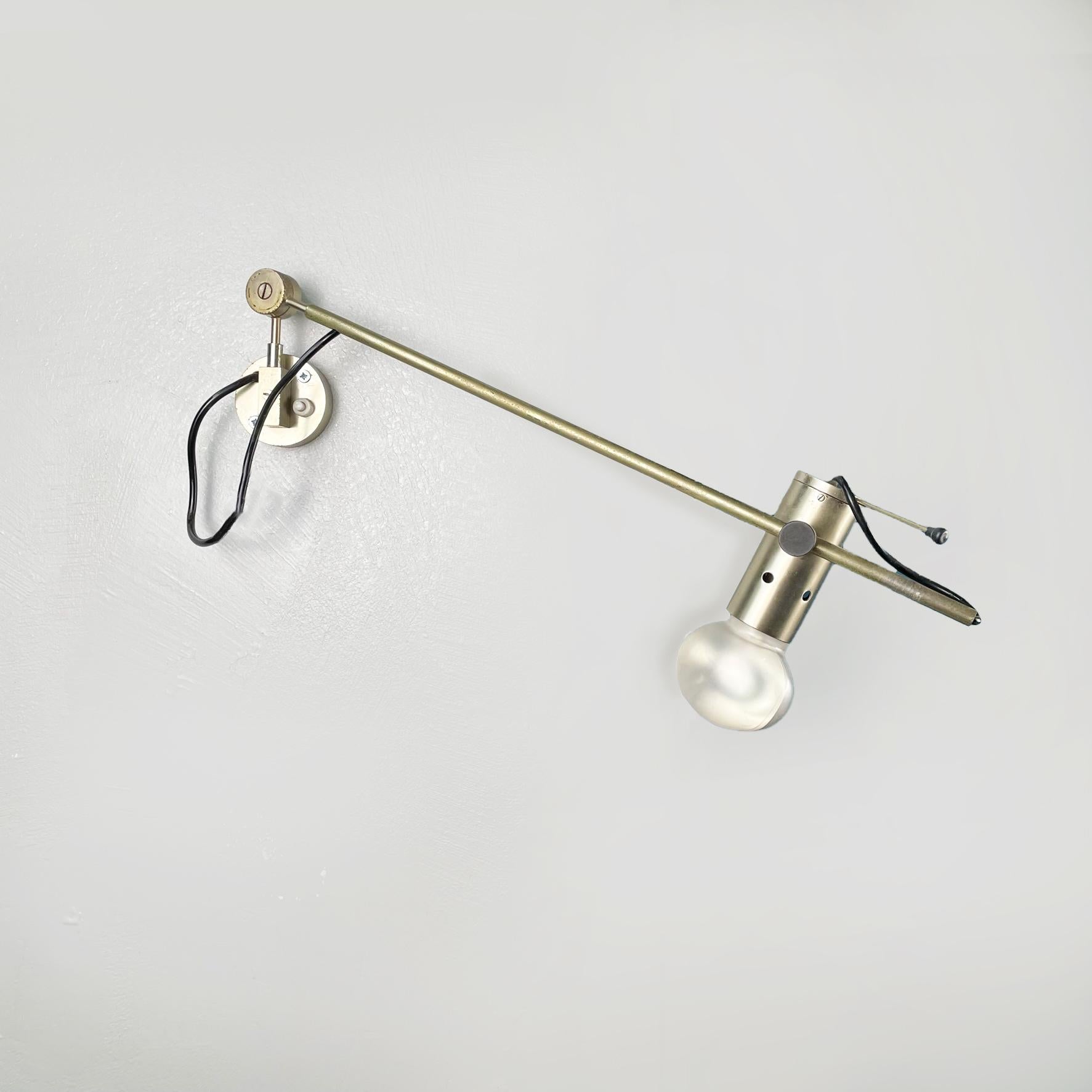 Italian mid-century Chromed metal Wall lamp by Tito Agnoli for Oluce , 1955
Wall lamp with structure composed of two adjustable arms in tubular chromed metal. The bulb-shaped diffuser is in opaline glass and metal and runs on the tubular. The lamp