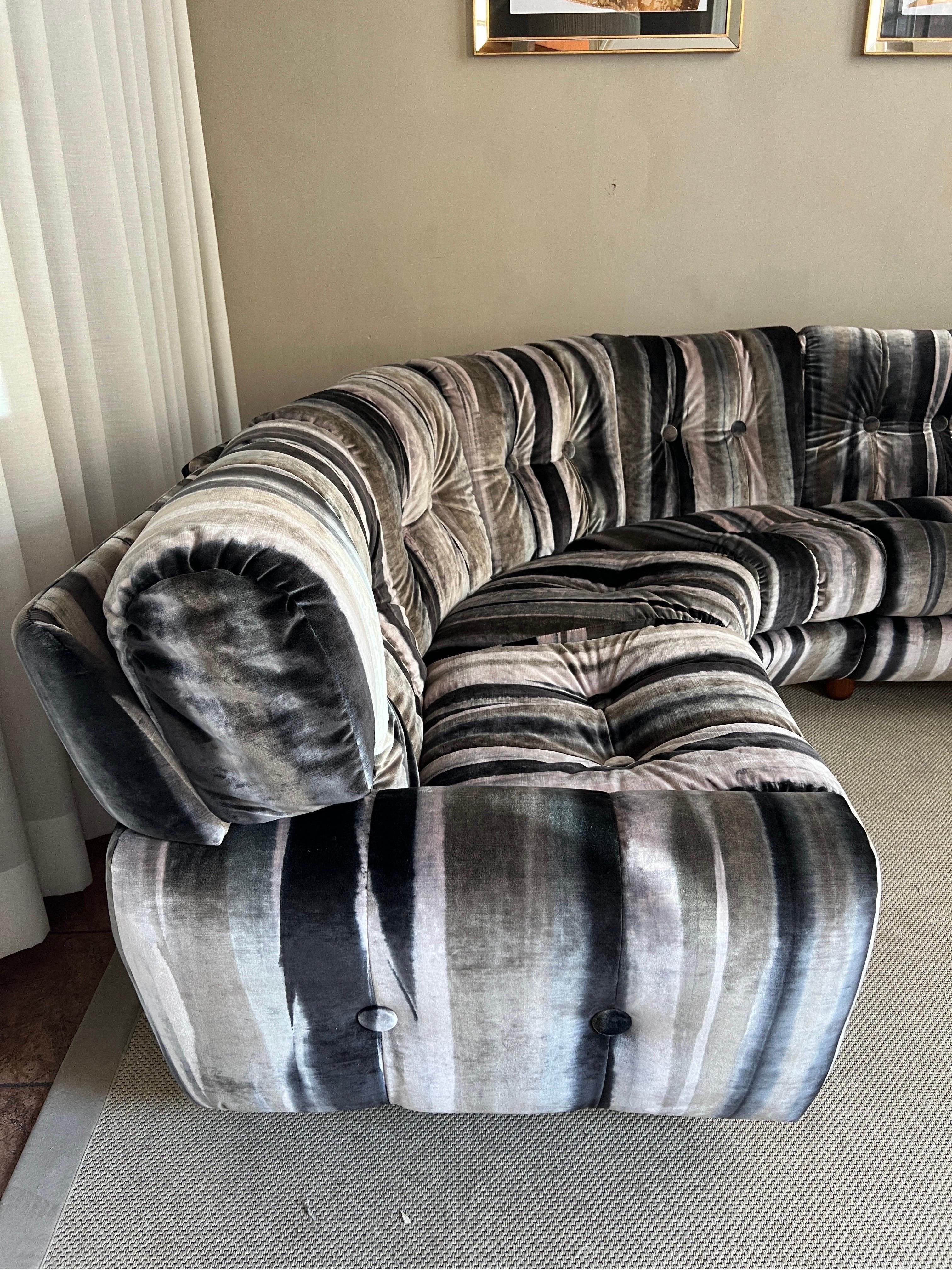 Italian Mid-Century Circular Selectional Sofa, Newly Upholstered Velvet, 1950s 12