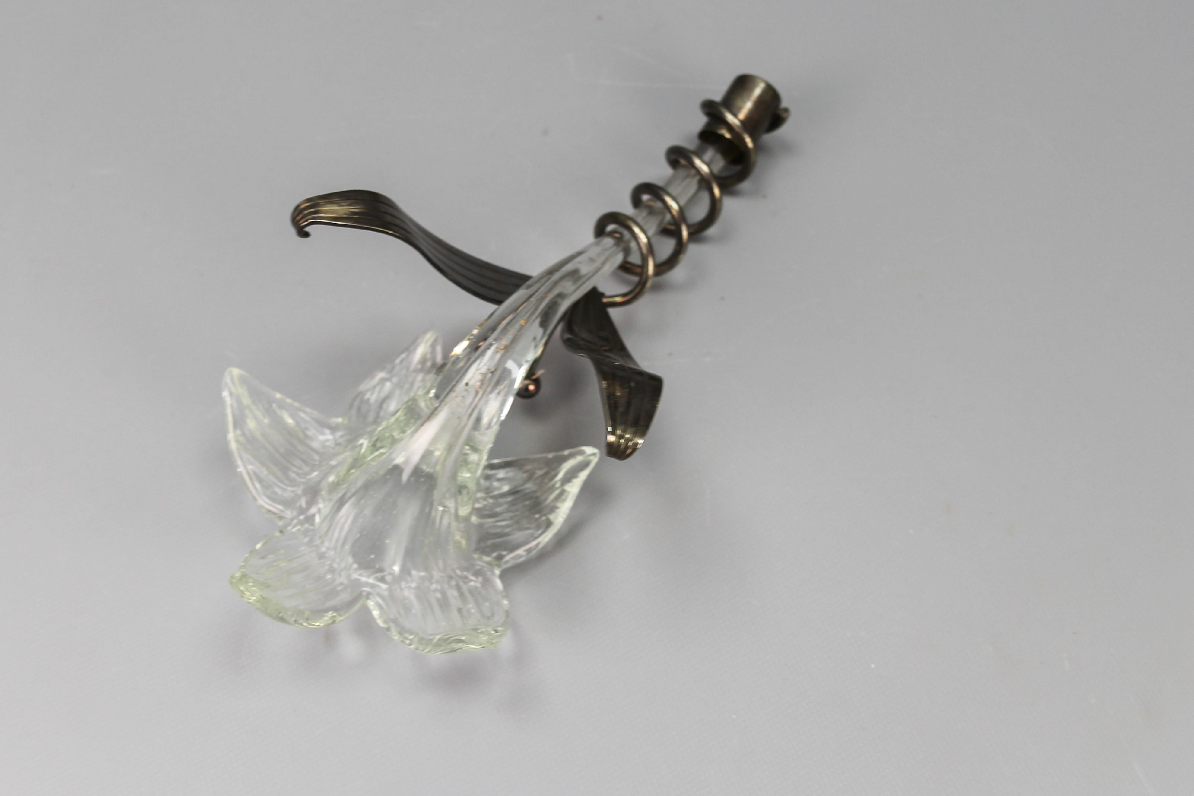 Vase italien du milieu du siècle dernier en verre de Murano transparent et métal Amaryllis en vente 8