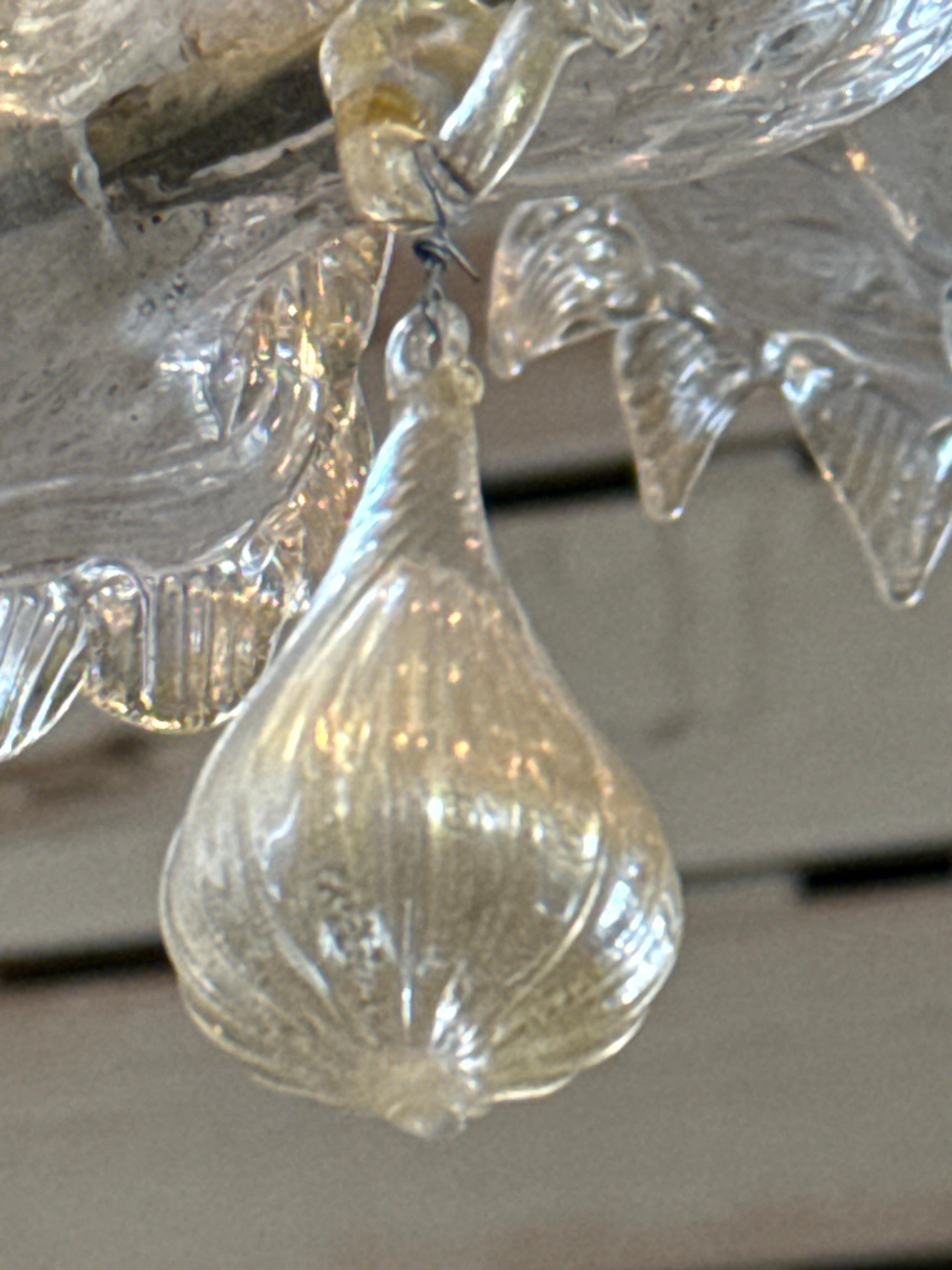 XXI secolo e contemporaneo Lampadario italiano di metà secolo in vetro soffiato di Murano trasparente e dorato in vendita