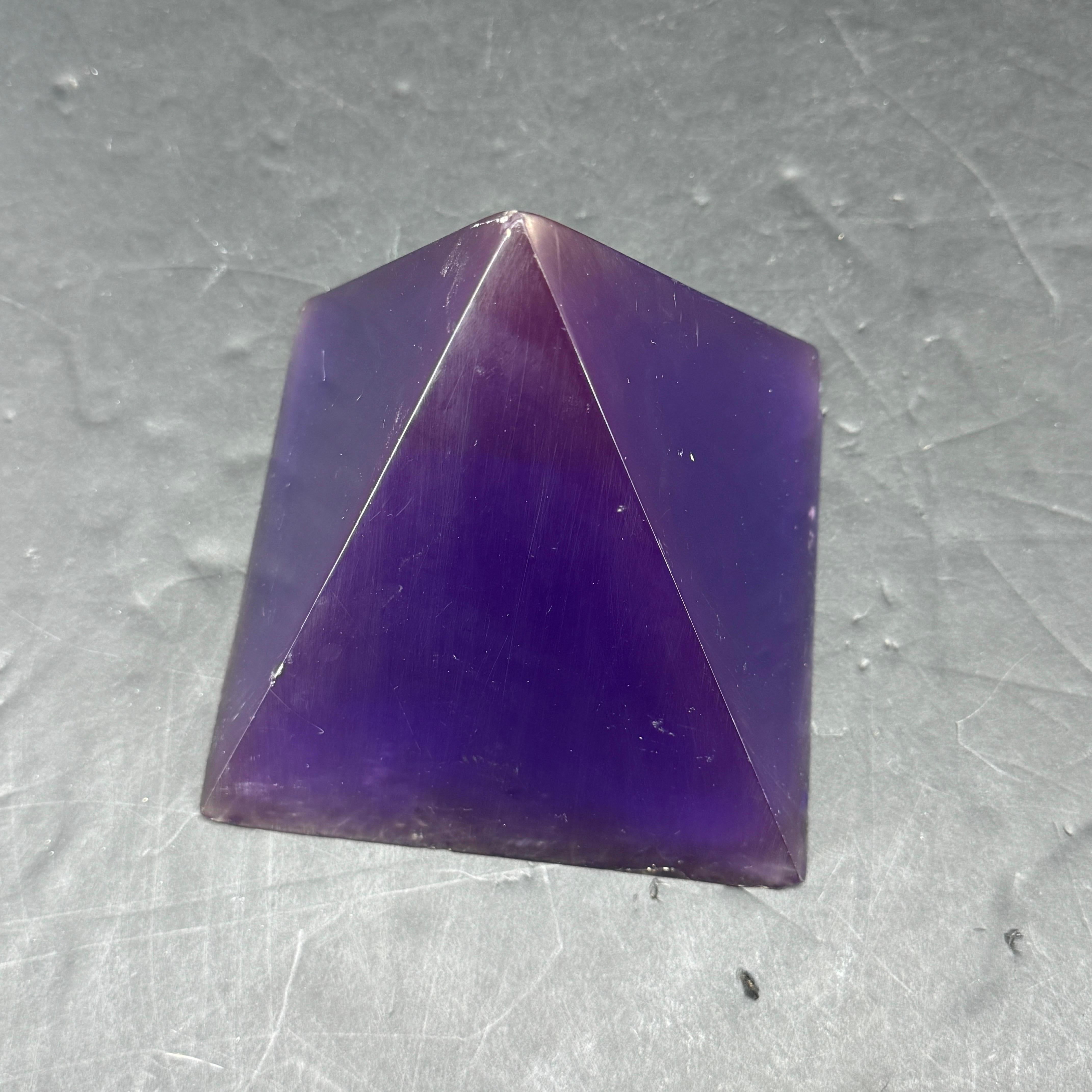 Italian Mid-Century Cobalt Blue Obelisk Lucite Fragment, circa 1960's For Sale 1