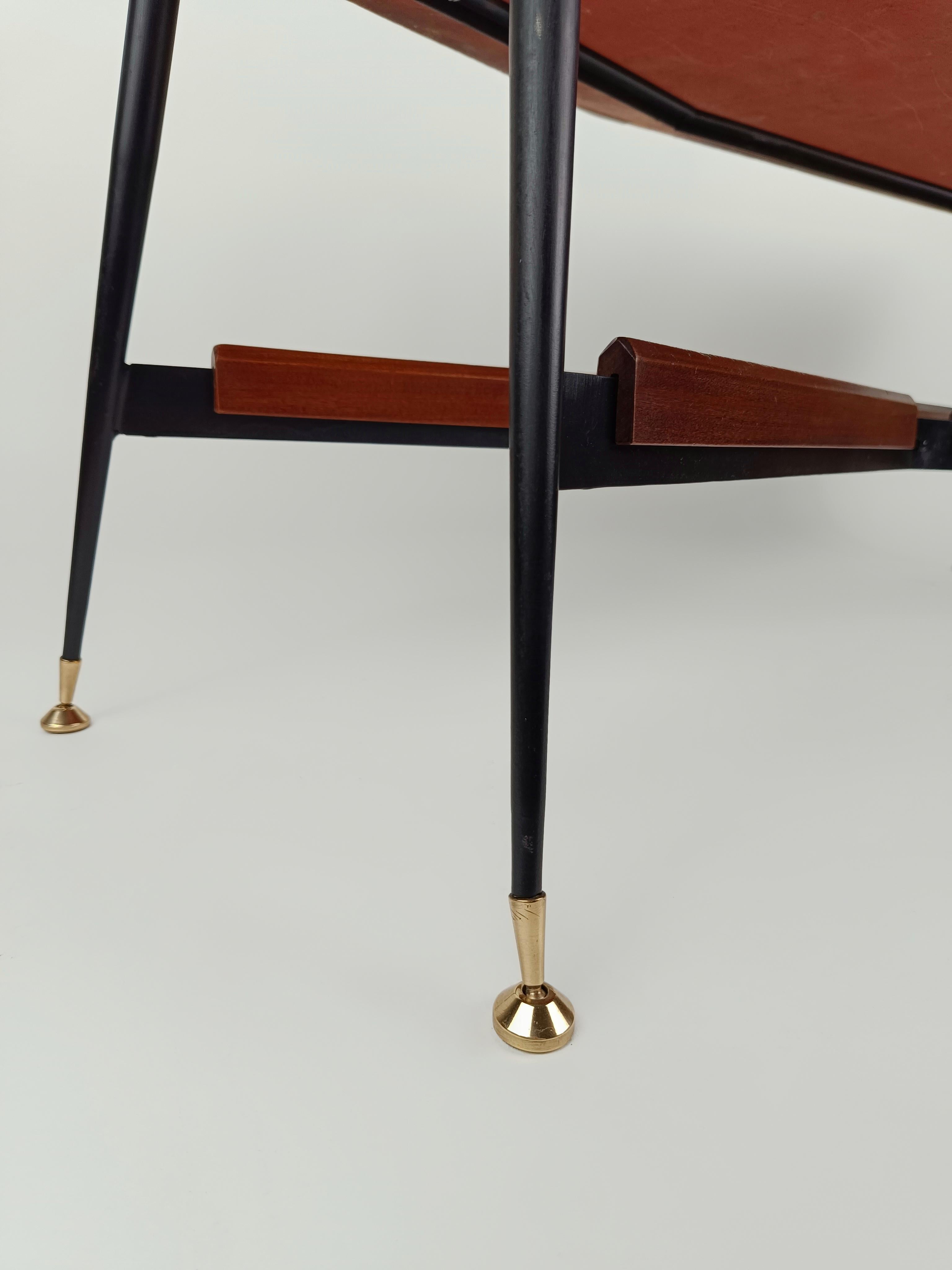 Italian Midcentury Coffe Table, Asymmetrical Top Veneered in Teak and Iron Legs For Sale 6