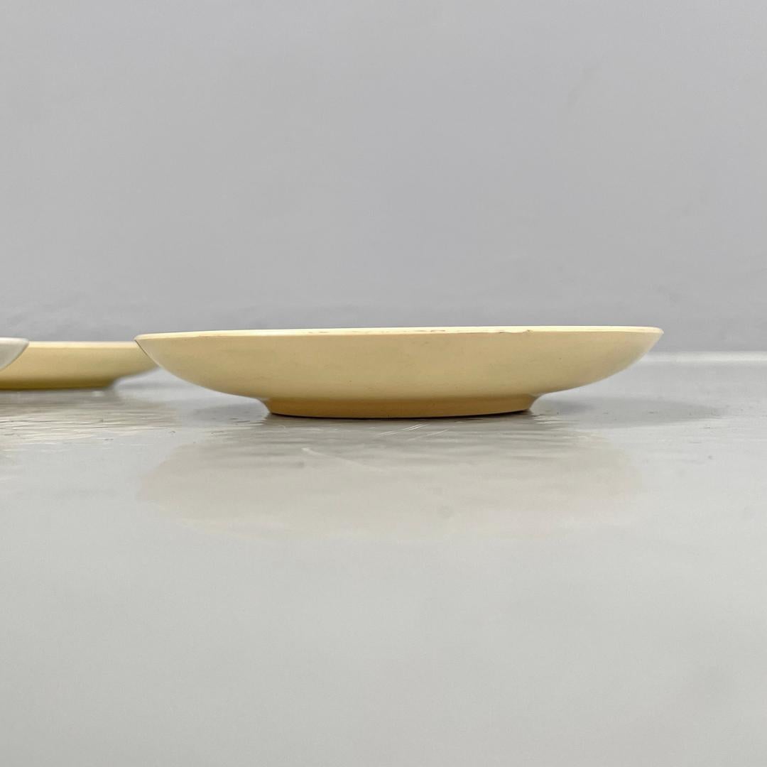 Italian mid-century colored plastic cups and saucers by Kartell Samco, 1960s 6
