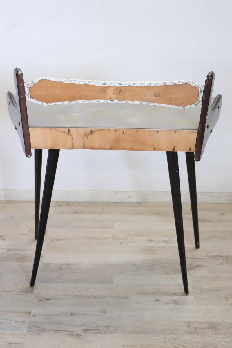 Italian Mid Century Console Table in Wood and Glass Top For Sale 7