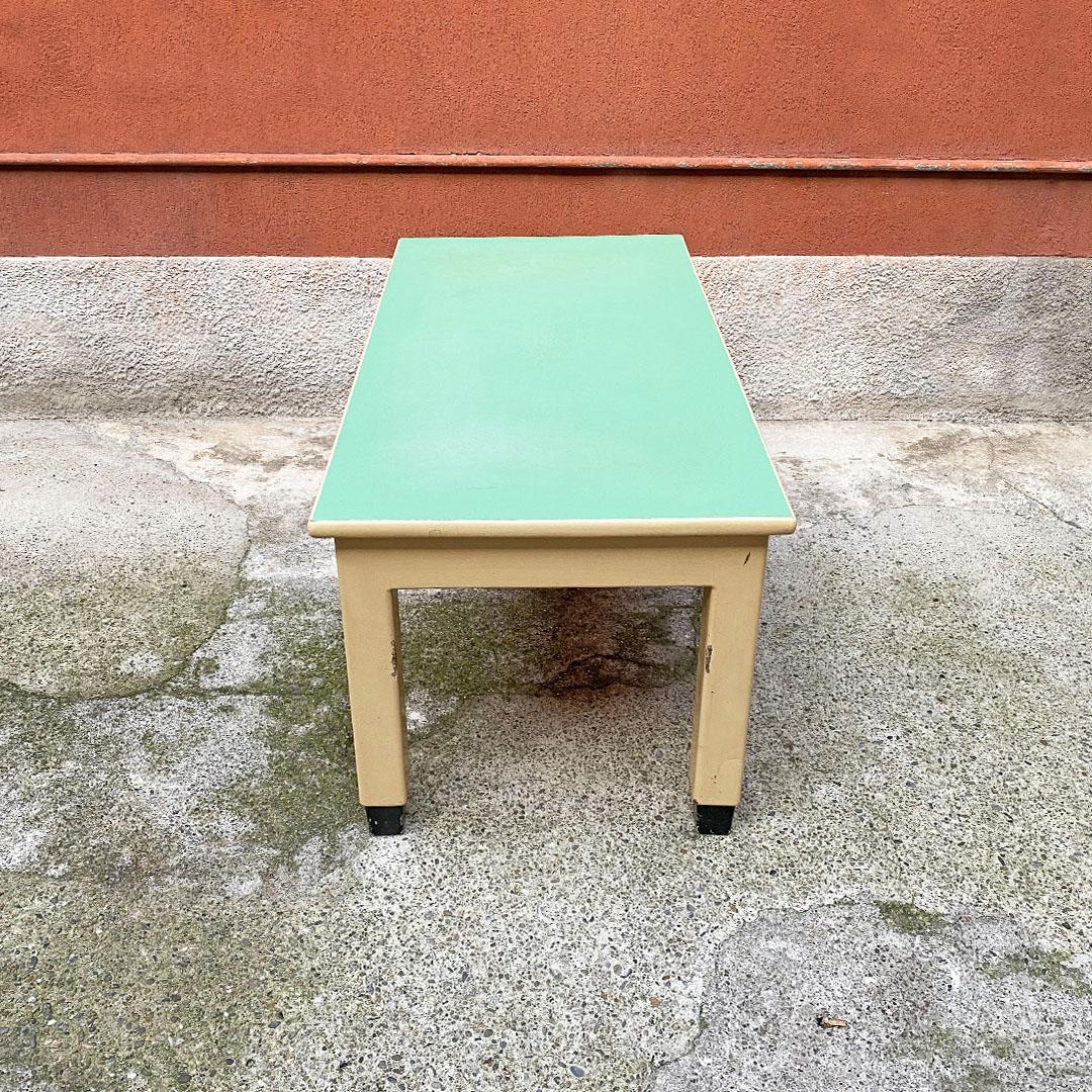 Italian Mid Century Creamy White Wood and Aquamarine Formica Kitchen Table, 1940 In Good Condition For Sale In MIlano, IT