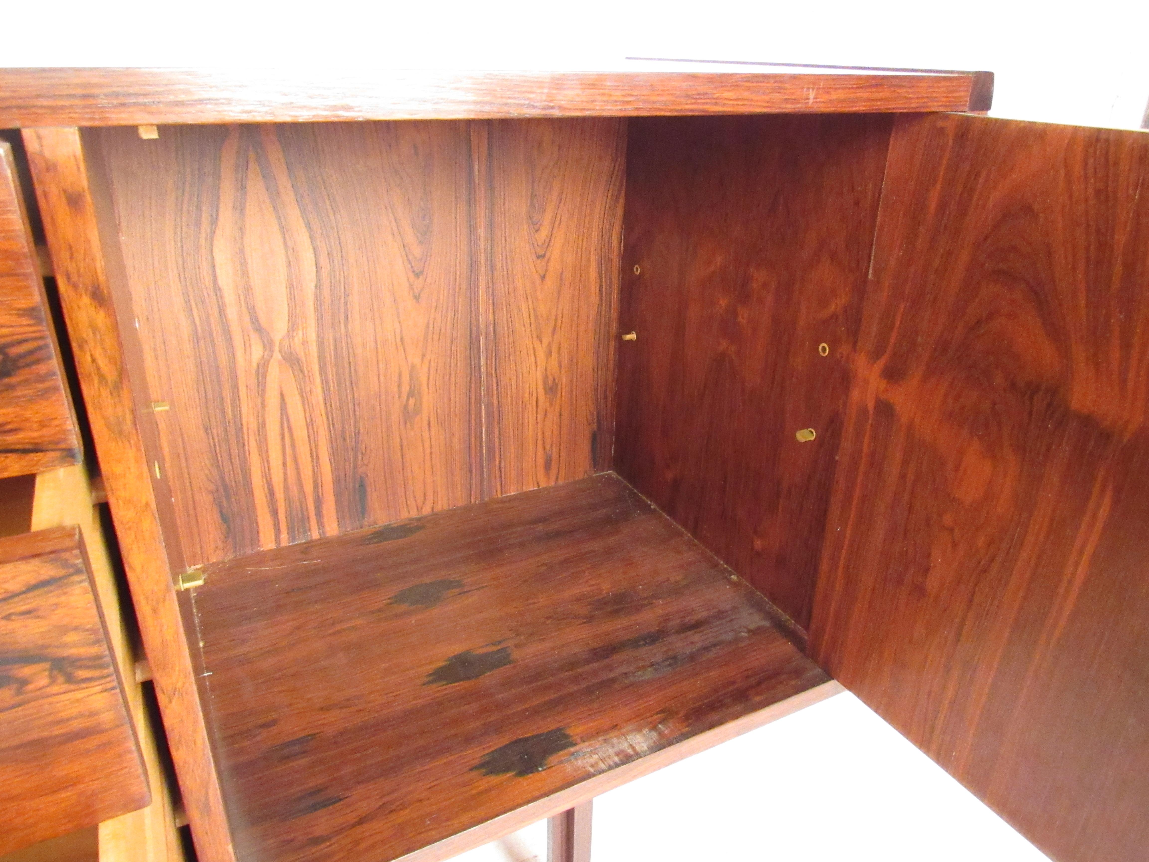 20th Century Italian Midcentury Credenza in Rosewood with a Finished Back For Sale