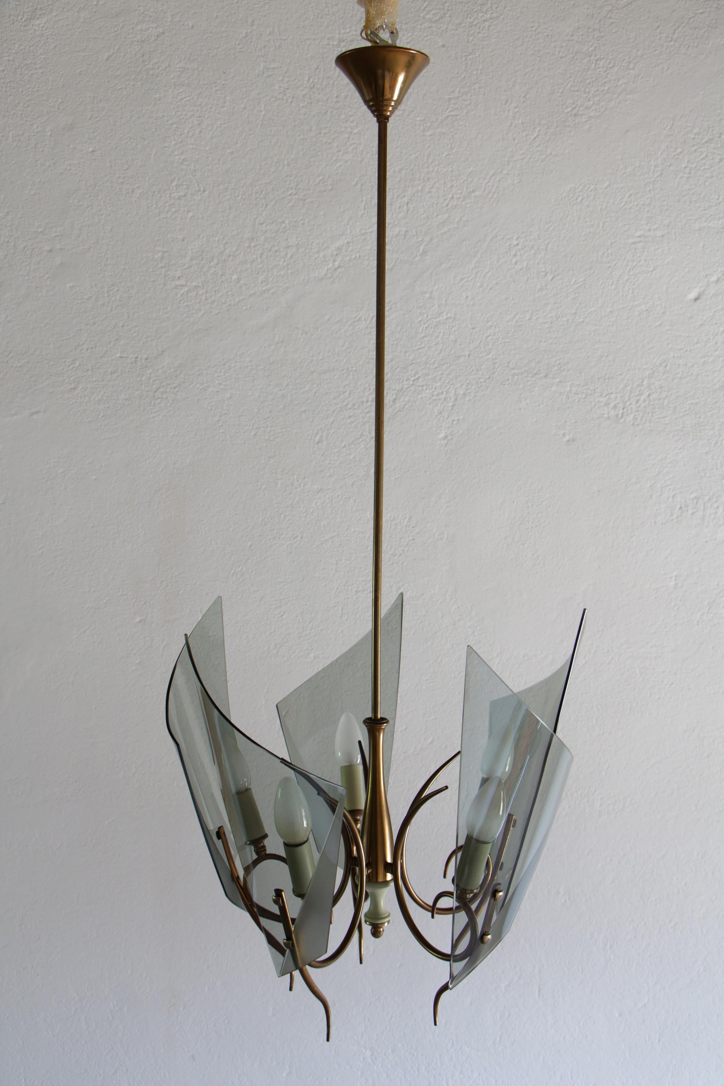 Mid-Century Modern Italian Mid-Century Curved Glass Chandelier Attributed to Fontana Arte, 1950s For Sale