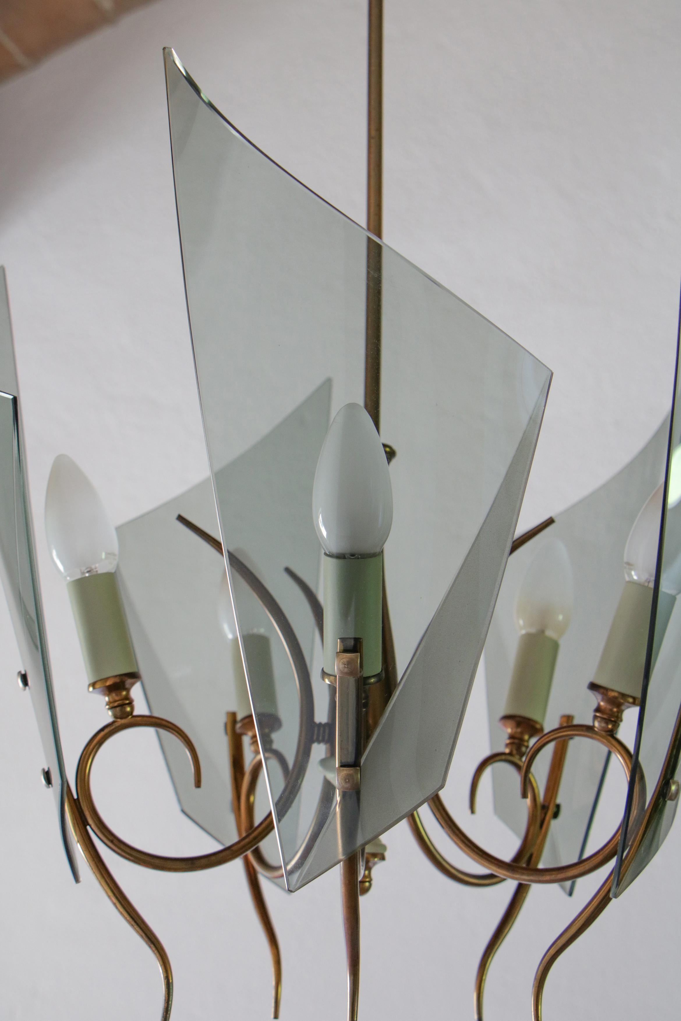 Mid-20th Century Italian Mid-Century Curved Glass Chandelier Attributed to Fontana Arte, 1950s For Sale