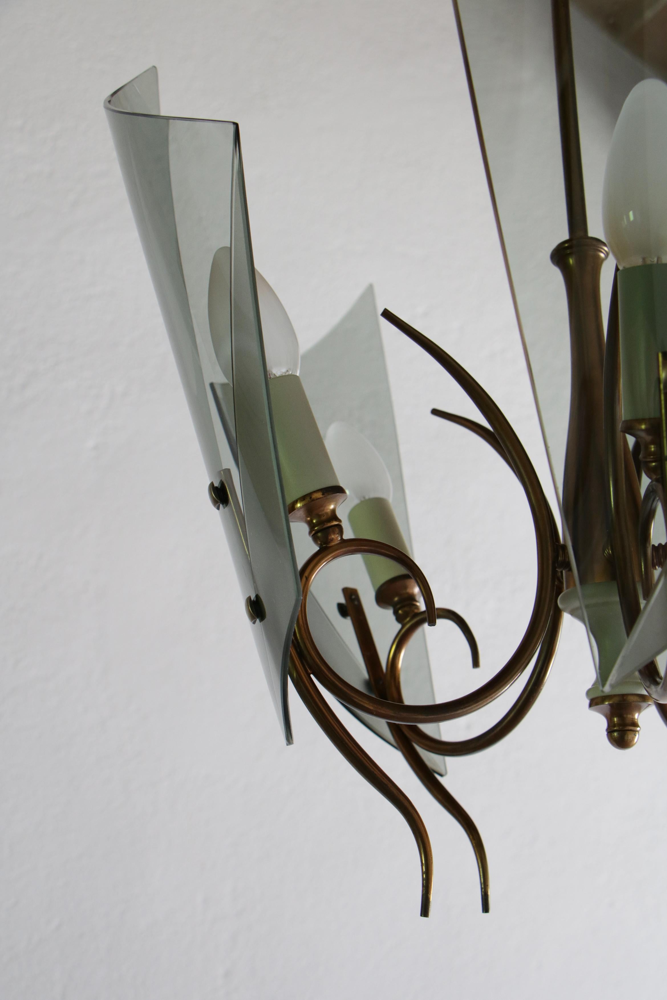 Italian Mid-Century Curved Glass Chandelier Attributed to Fontana Arte, 1950s For Sale 3