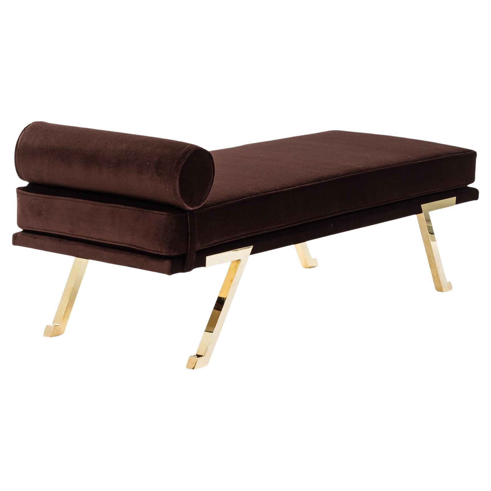 Italienisches Mid-Century Daybed / Bank Messingbeine, schokoladenbrauner Samt 1970er (Handgefertigt) im Angebot
