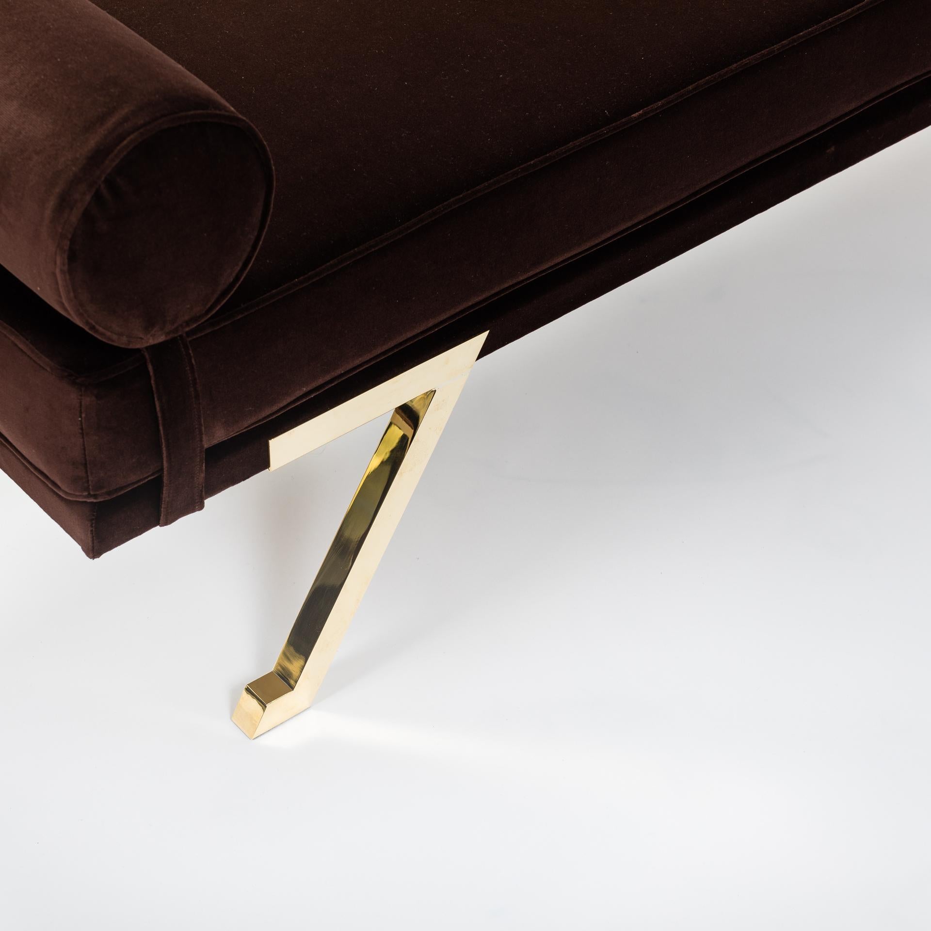 Italienisches Mid-Century Daybed / Bank Messingbeine, schokoladenbrauner Samt 1970er im Angebot 2
