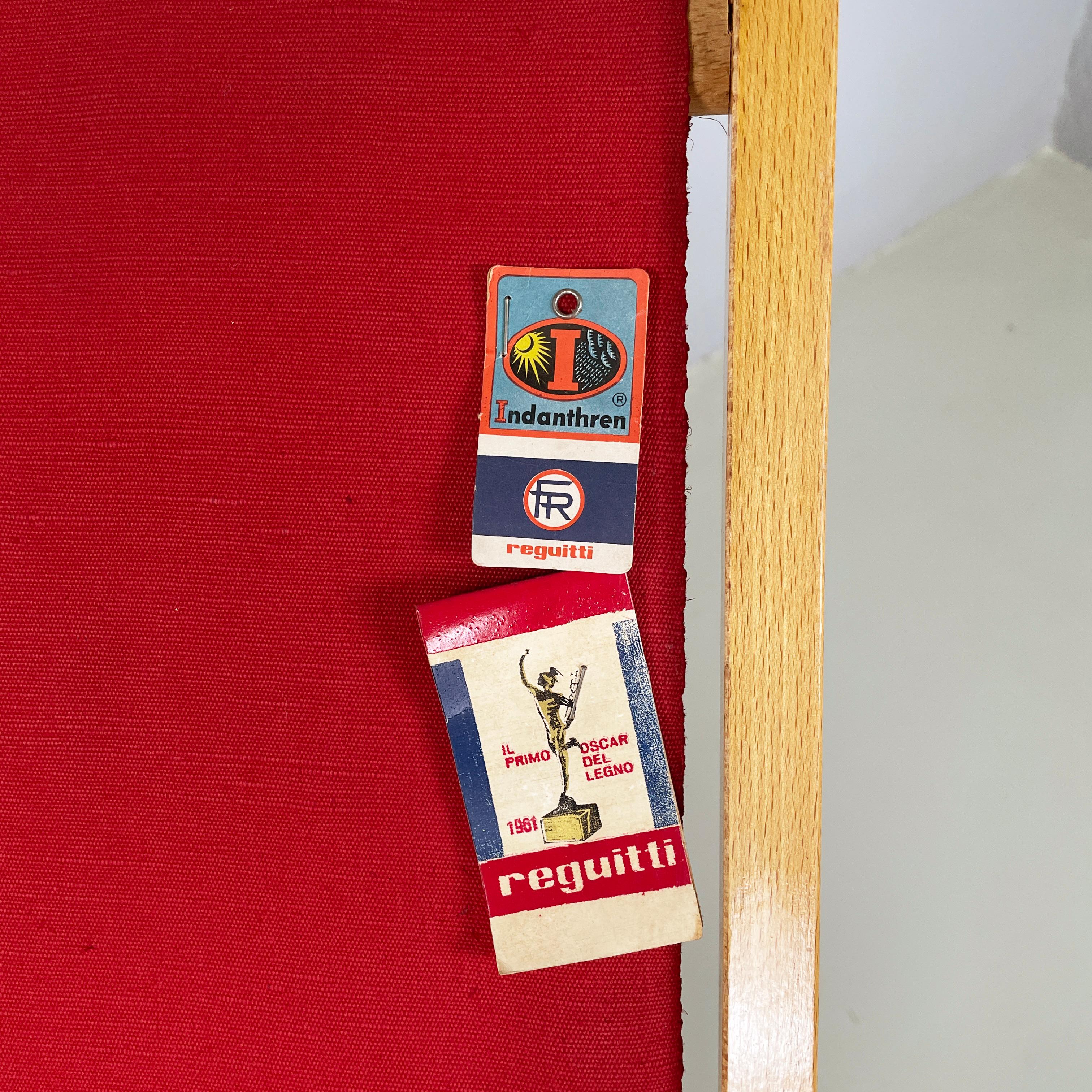 Italienischer Deckenstuhl aus der Mitte des Jahrhunderts aus rotem Stoff und Holz von fratelli Reguitti, 1960er Jahre im Angebot 12