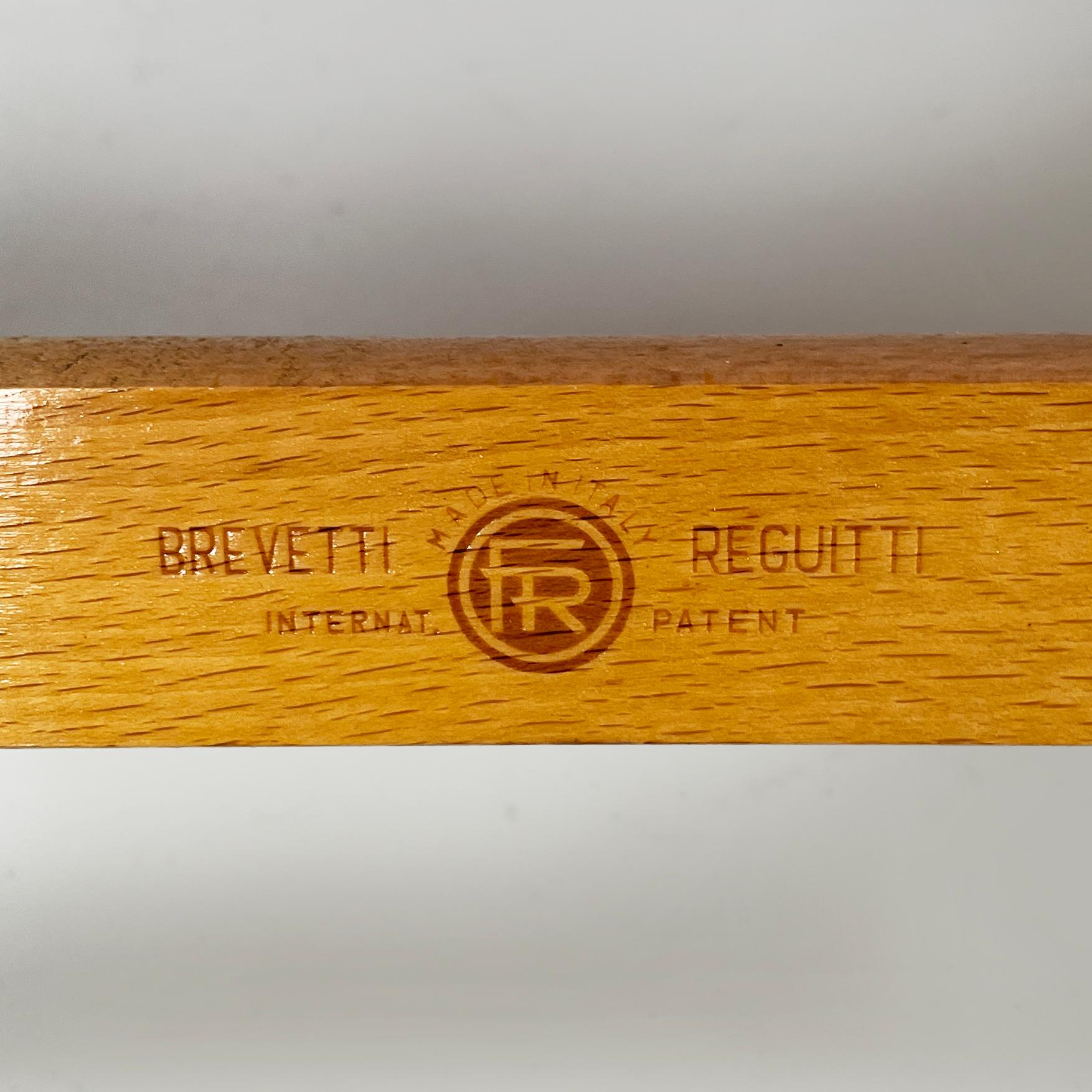 Italienischer Deckenstuhl aus der Mitte des Jahrhunderts aus rotem Stoff und Holz von fratelli Reguitti, 1960er Jahre im Angebot 13