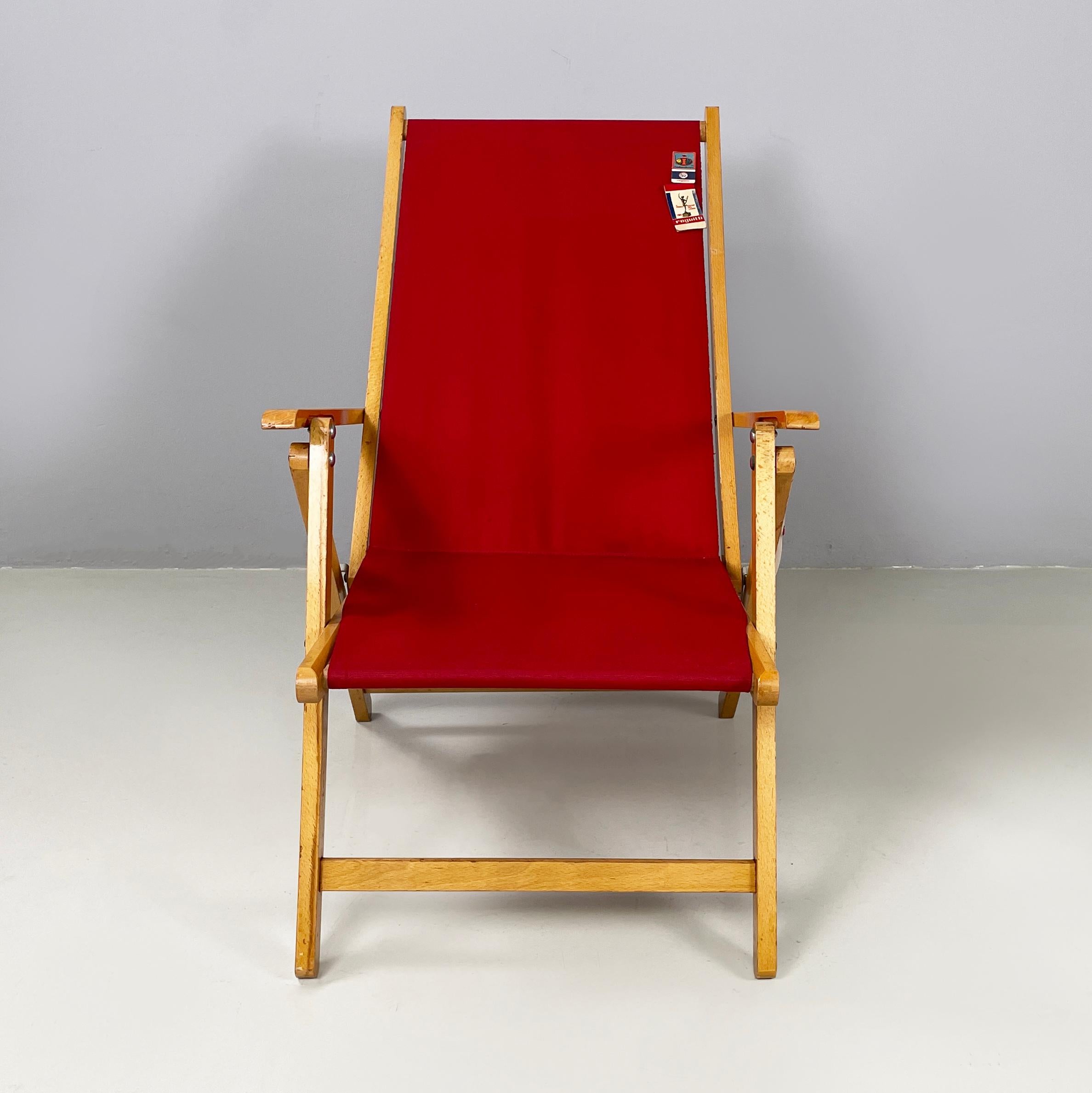 Italienischer Deckenstuhl aus der Mitte des Jahrhunderts aus rotem Stoff und Holz von fratelli Reguitti, 1960er Jahre (Moderne der Mitte des Jahrhunderts) im Angebot