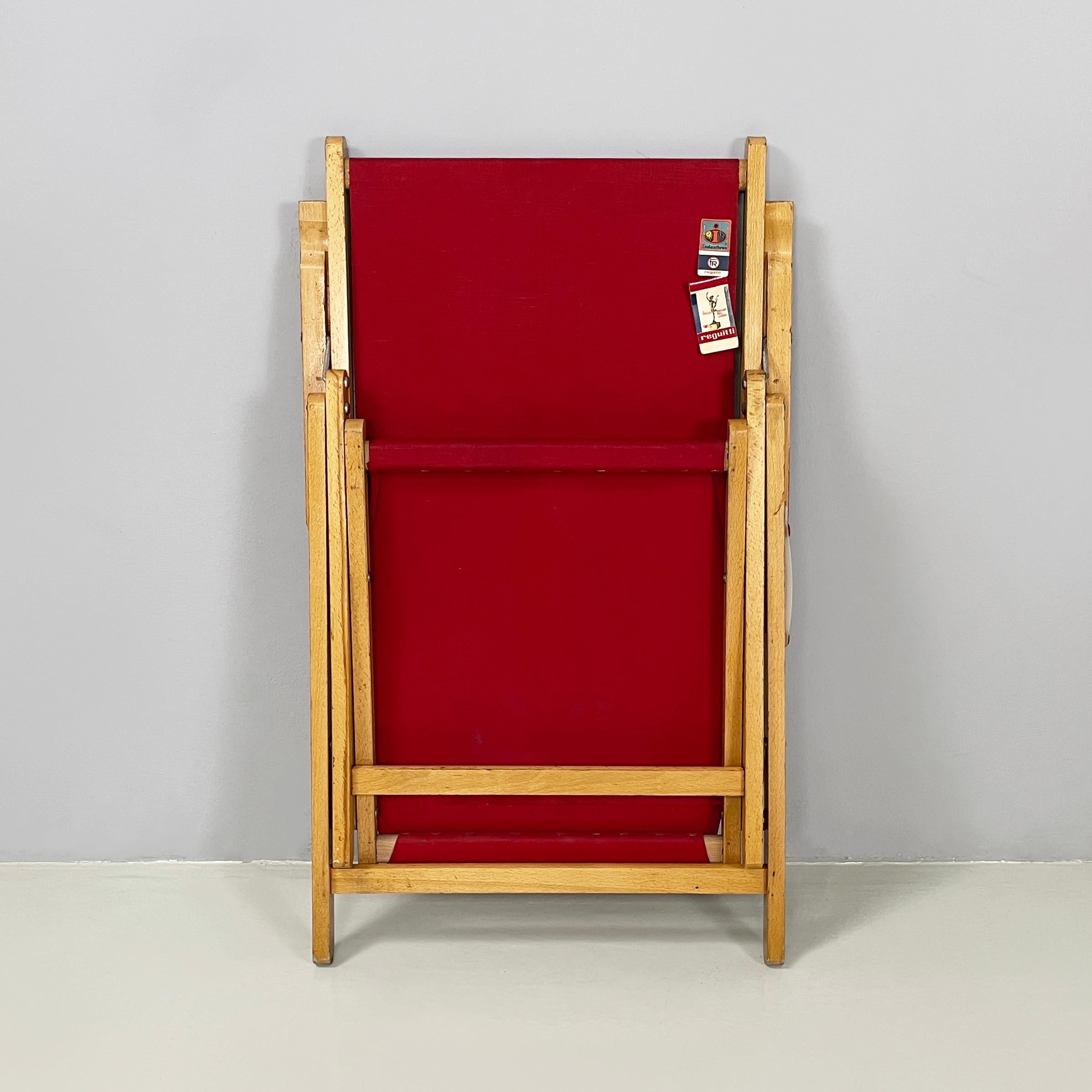 Italienischer Deckenstuhl aus der Mitte des Jahrhunderts aus rotem Stoff und Holz von fratelli Reguitti, 1960er Jahre im Angebot 2