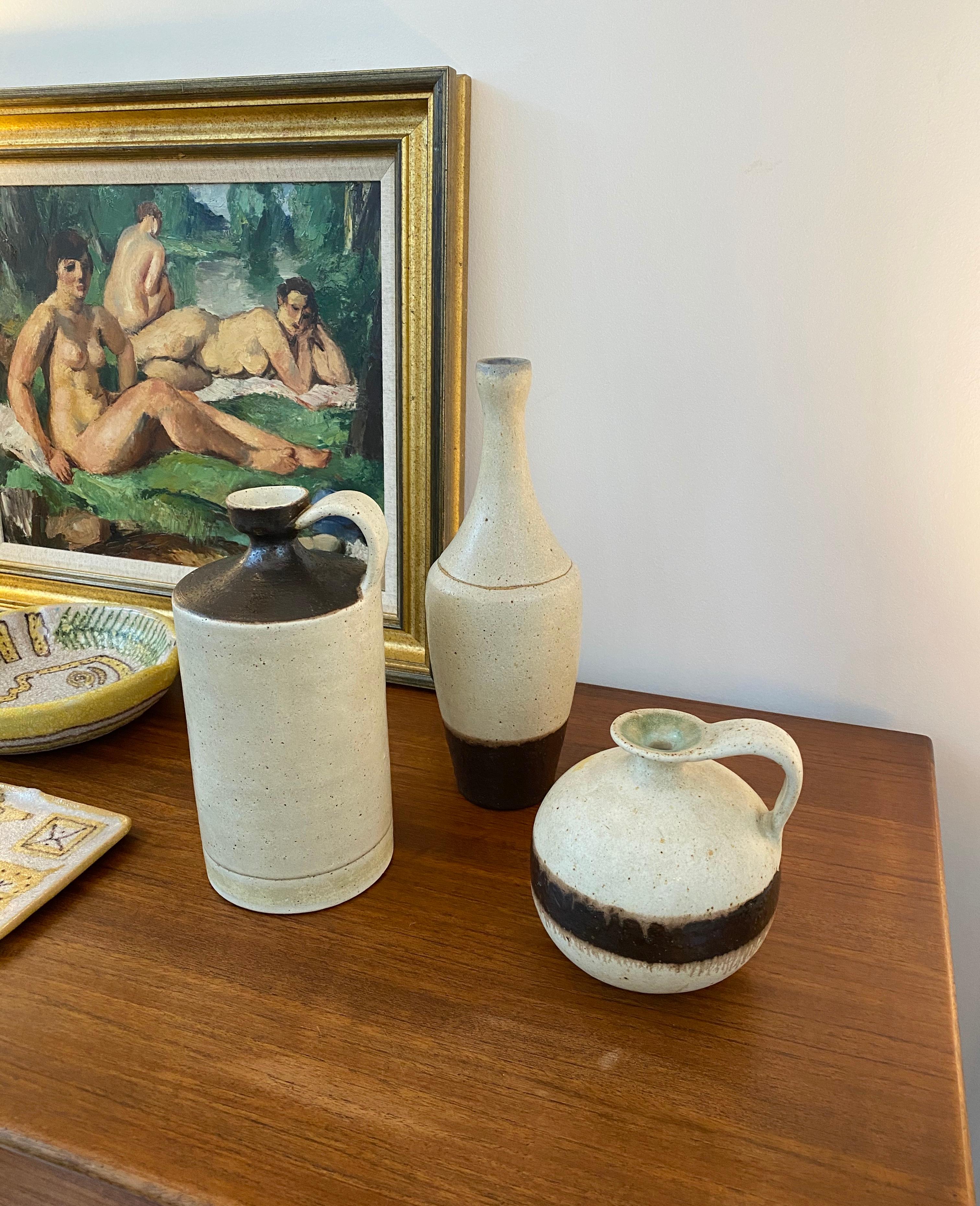 Jarra de cerámica decorativa italiana de mediados de siglo de Bruno Gambone, hacia la década de 1970 Minimalista en venta